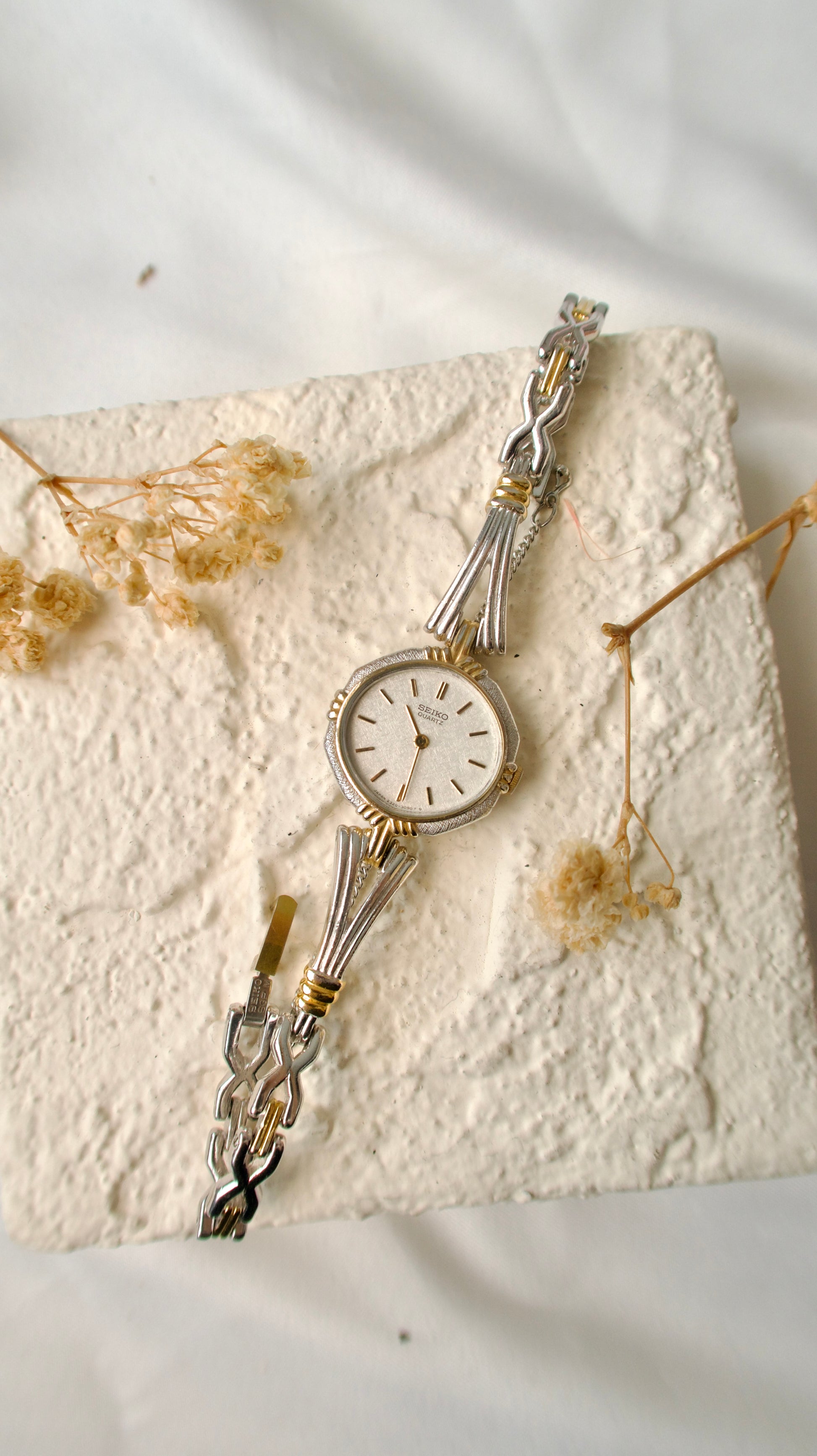 S. Oblong Silver Dial with Silver Chain Watch