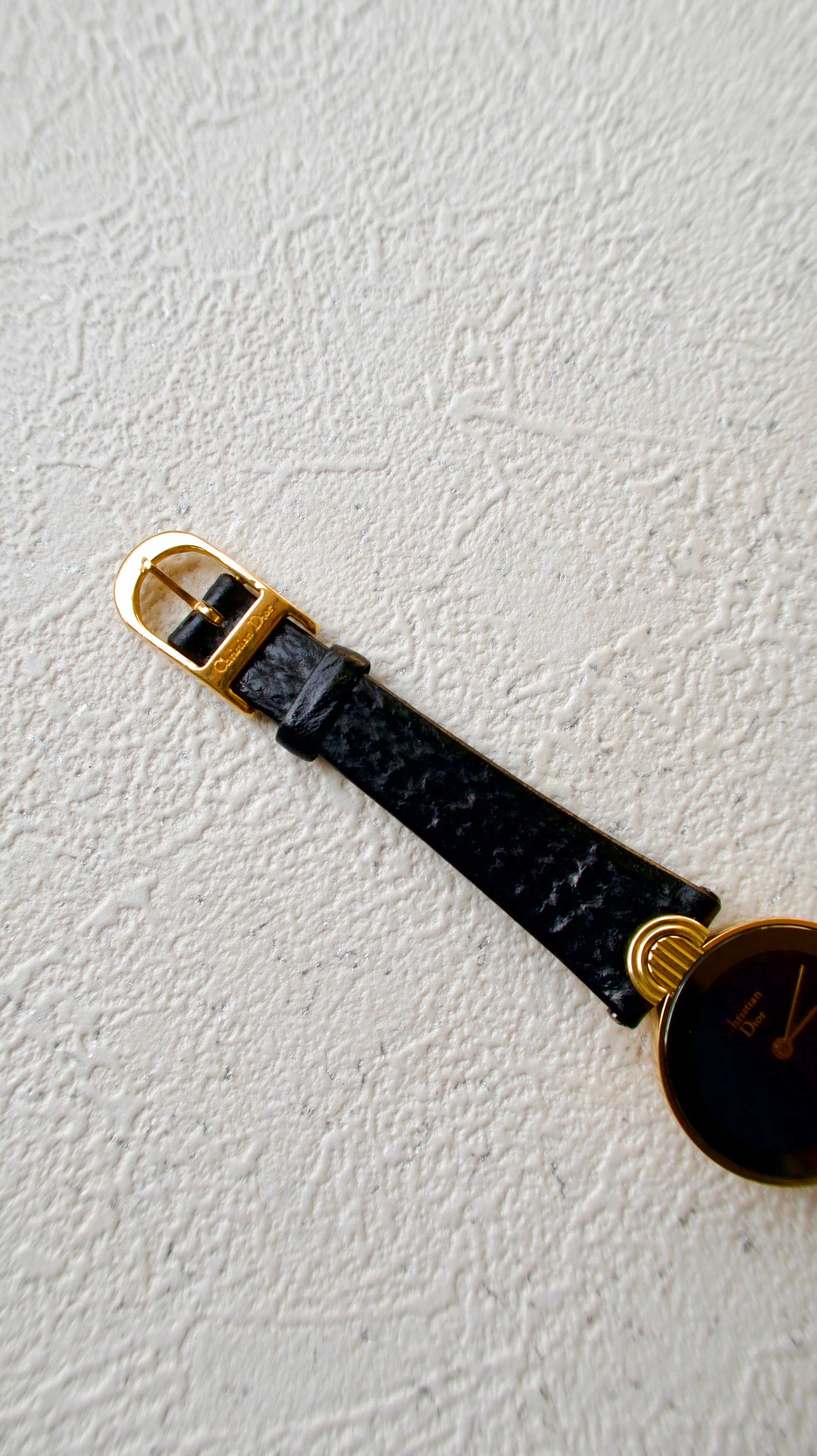 CD. Black Moon Round Dial with Black Strap Watch