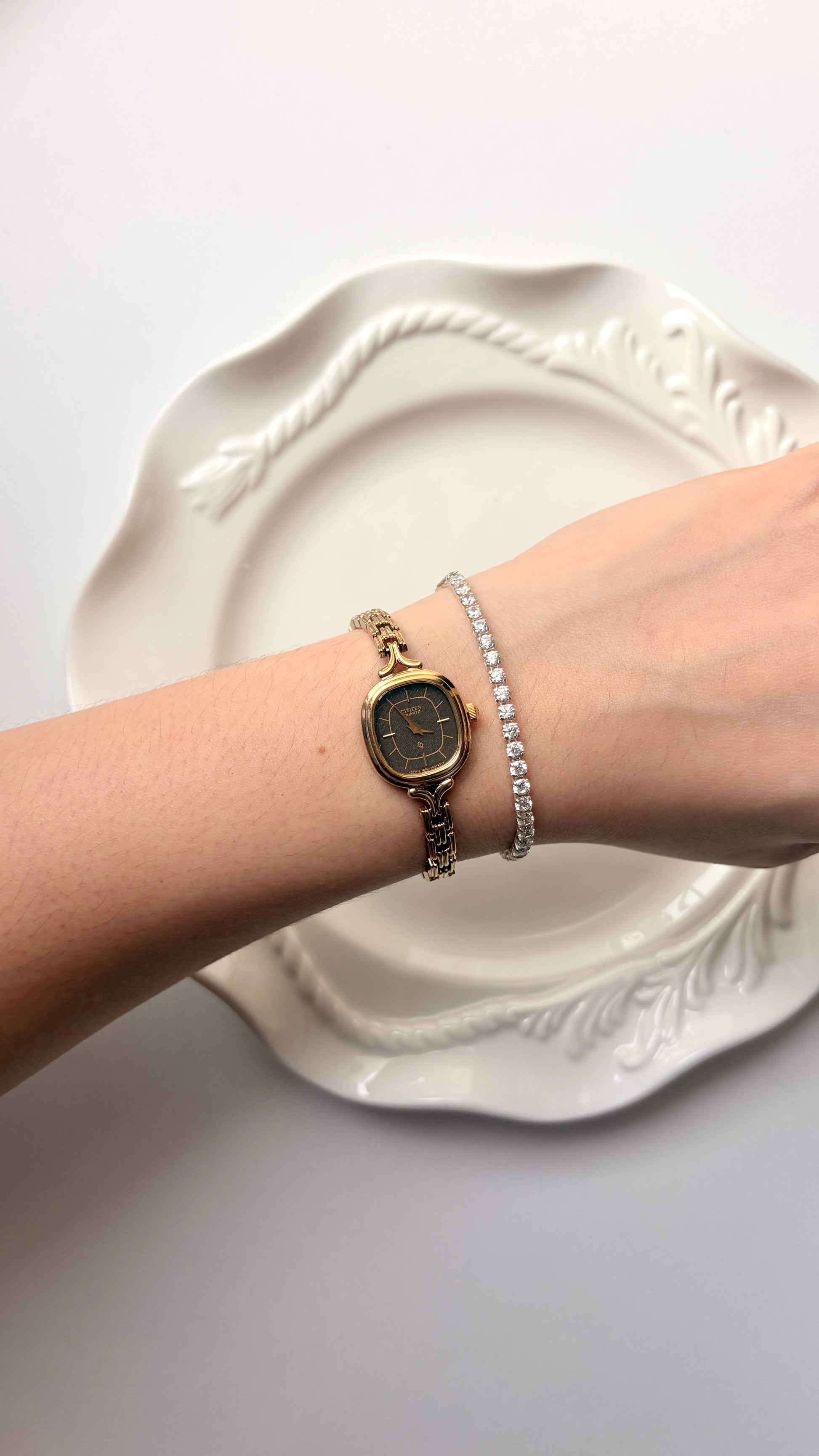 Ctz. Brown Square Dial Gold Chain Watch
