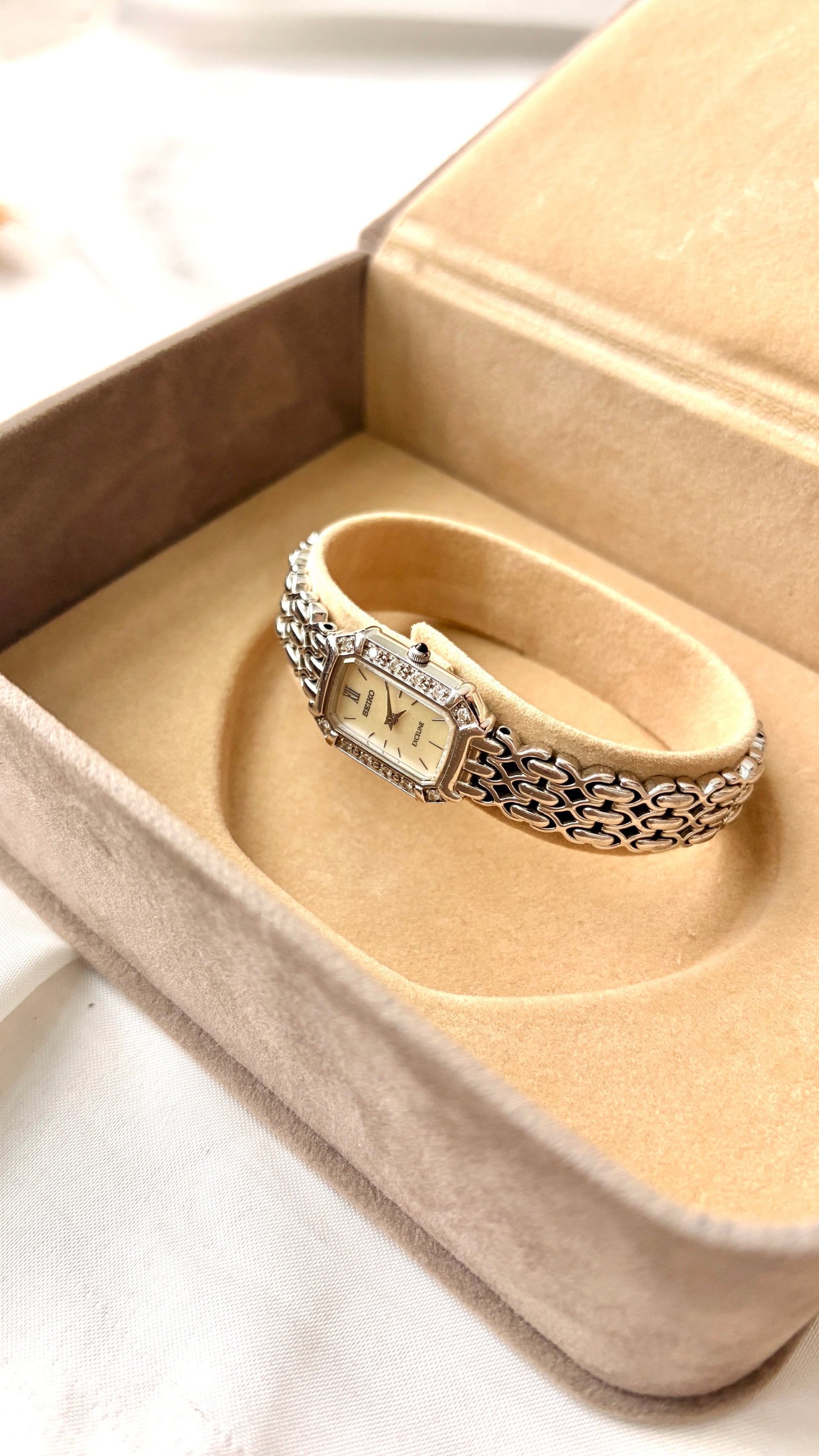 [WITH BOX] S. Exceline Rectangle MOP Diamonds Dial with Silver Chain Watch