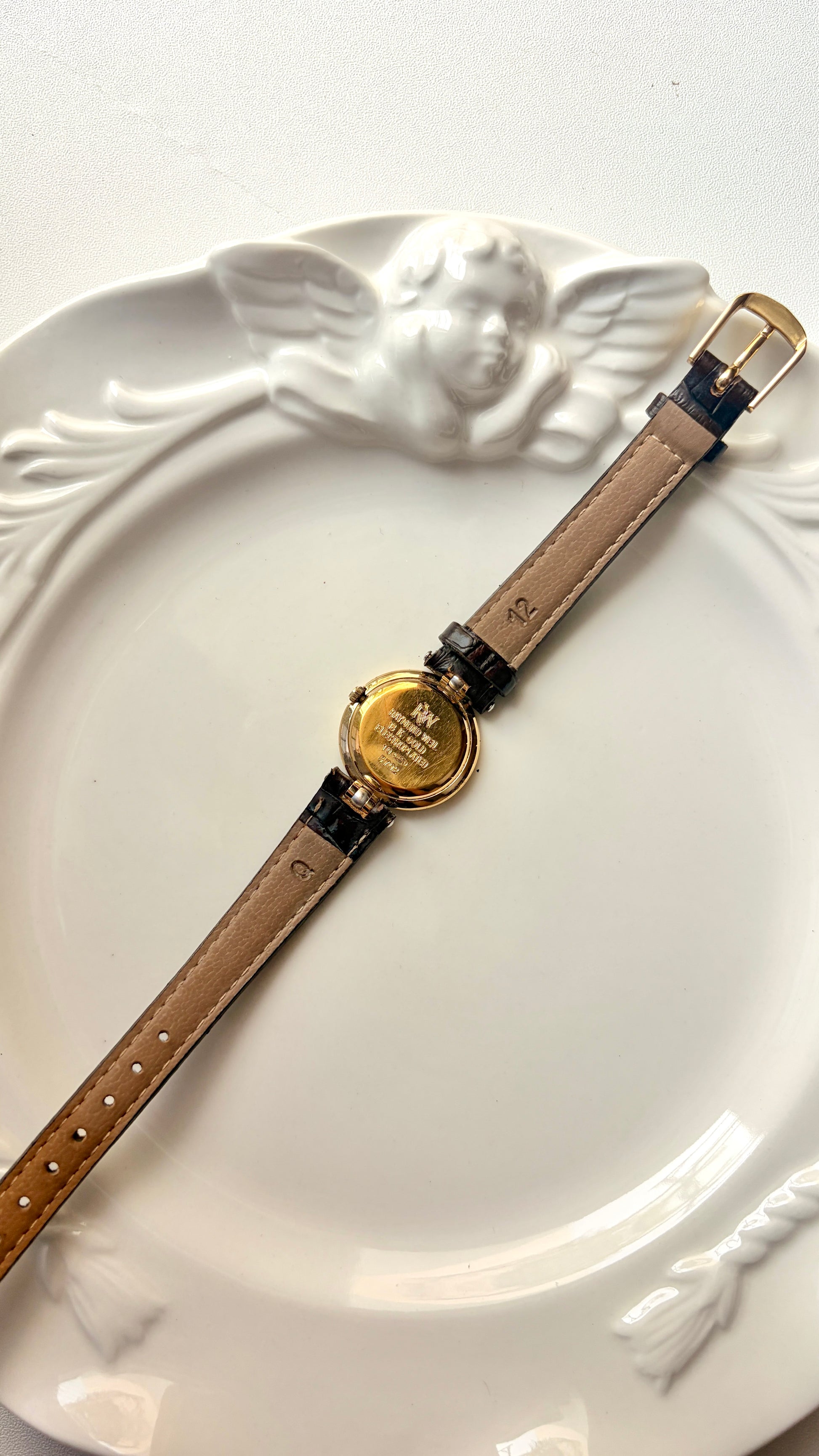 RW. White Round Dial Dark Brown Strap Watch