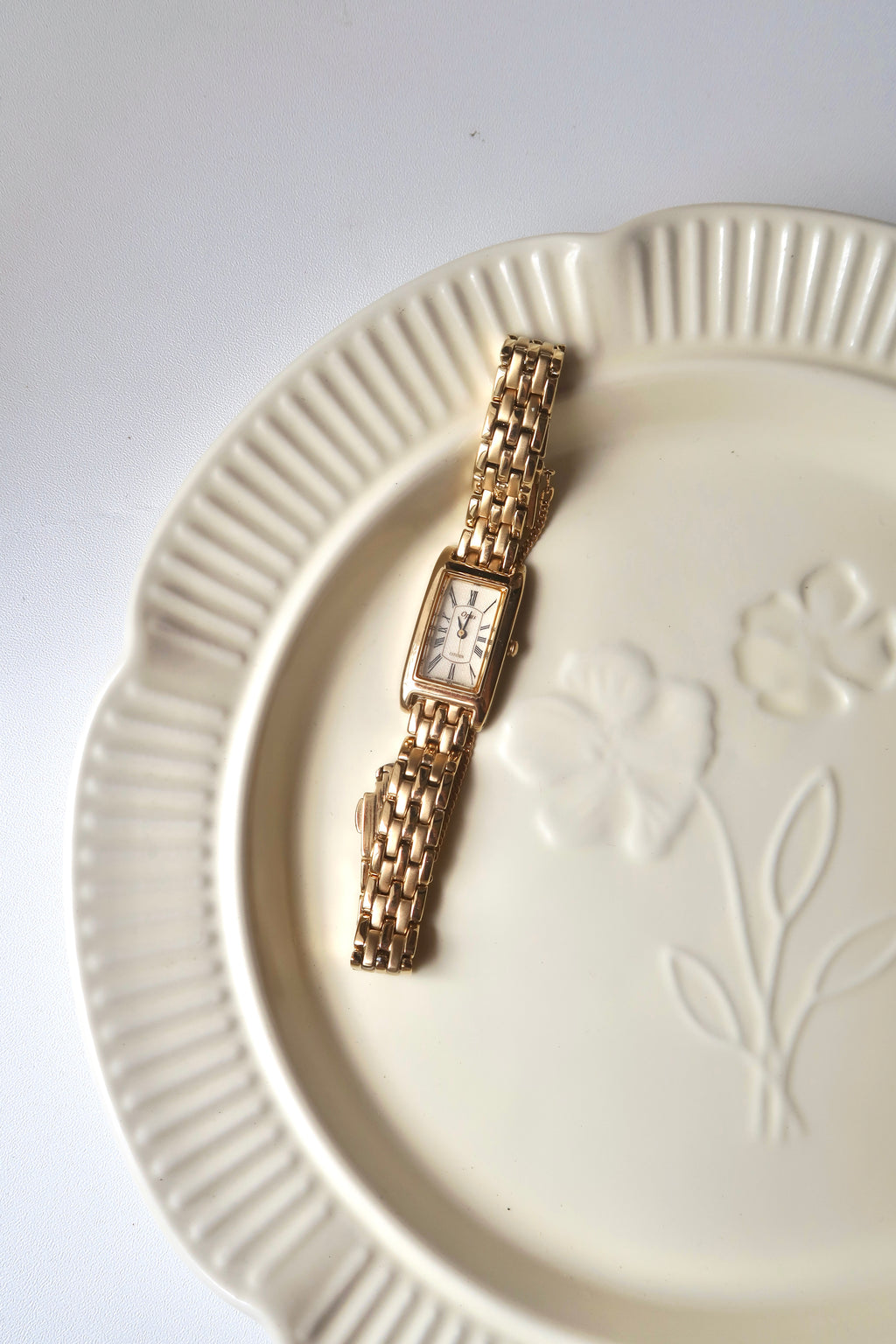 CTZ. Opus Beige Roman Rect Dial Gold Chain Watch