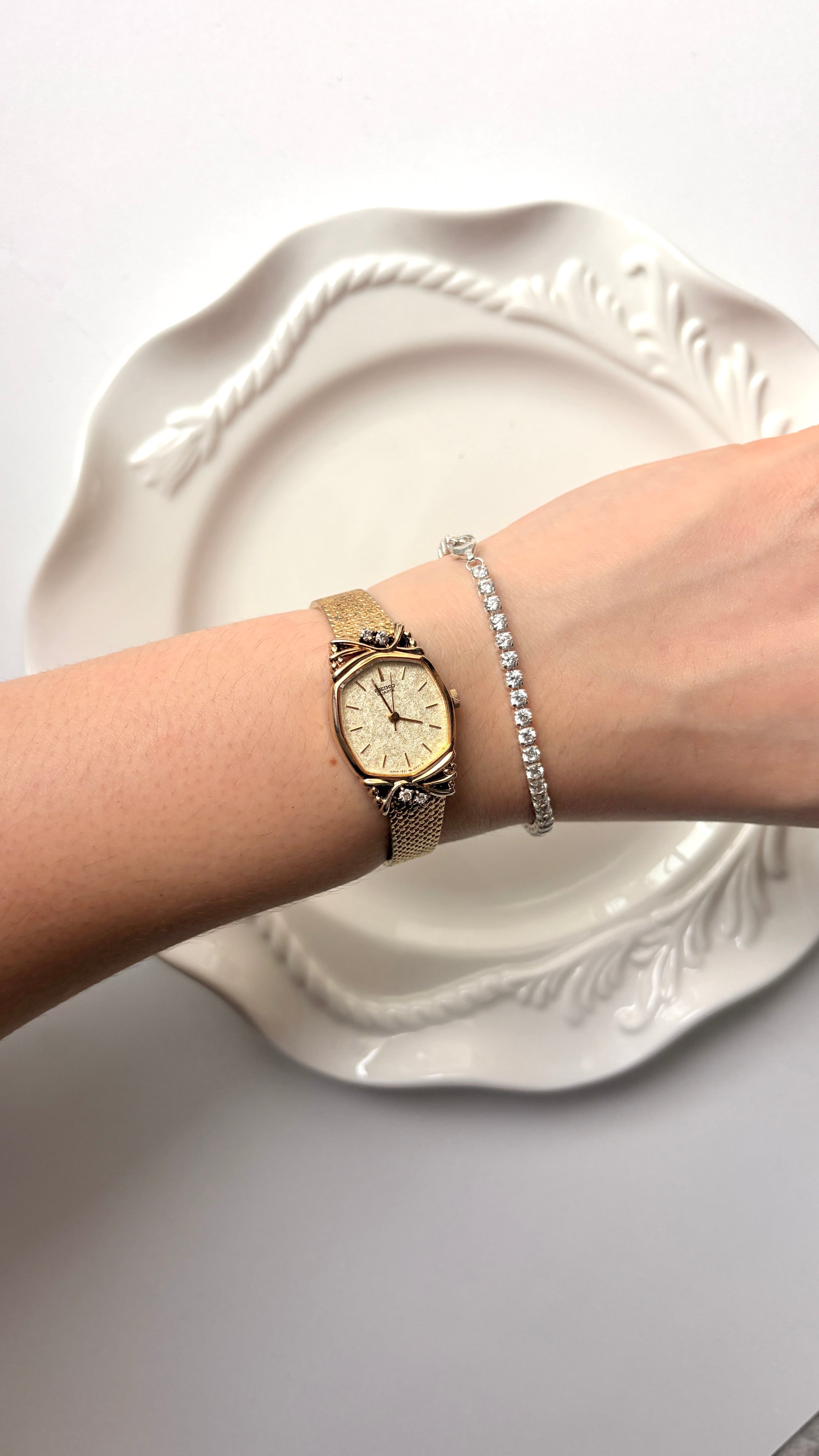 S. Gold Hexa White Jewels Dial Gold Chain Watch