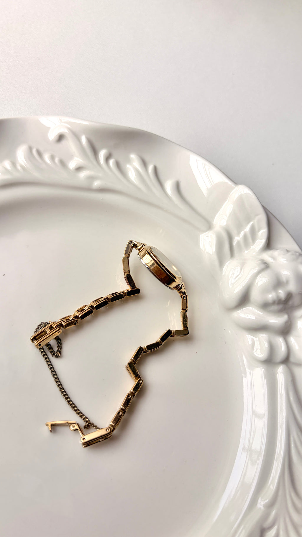 Ctz. Brown Square Dial Gold Chain Watch