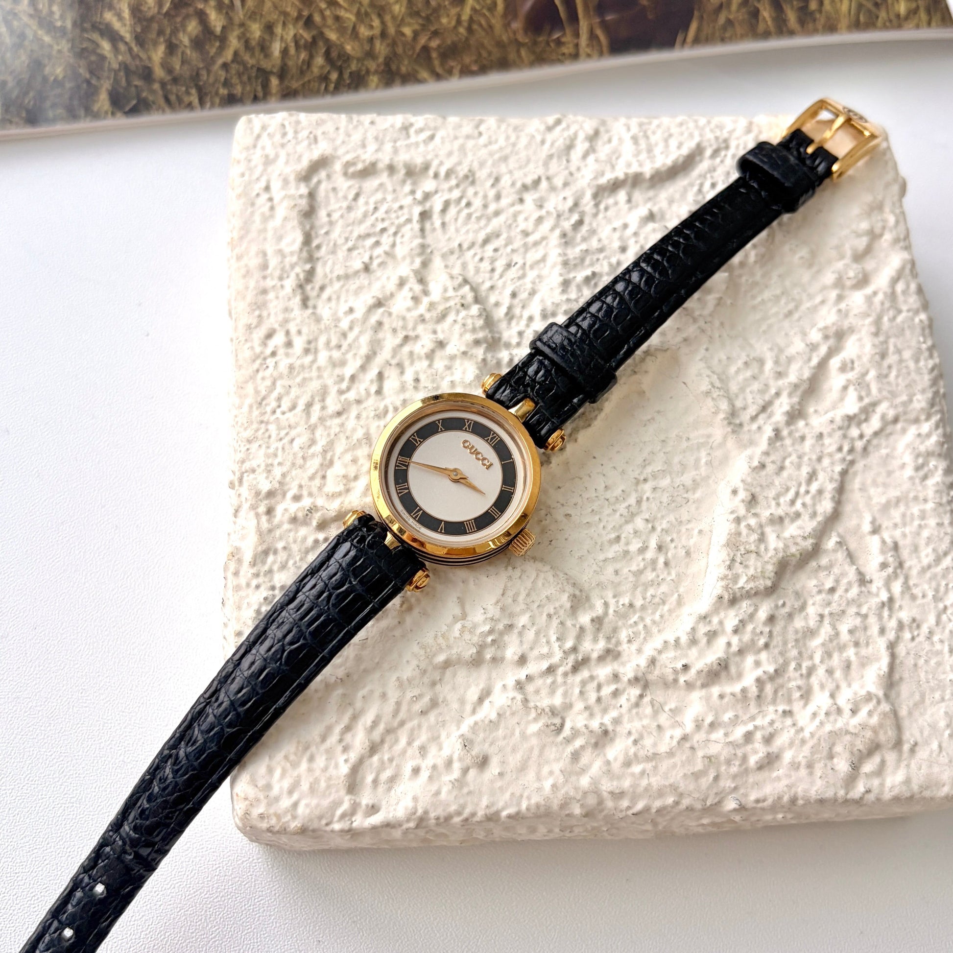 Gc. Sherry Line Round White Black Line Dial with Black Strap Watch