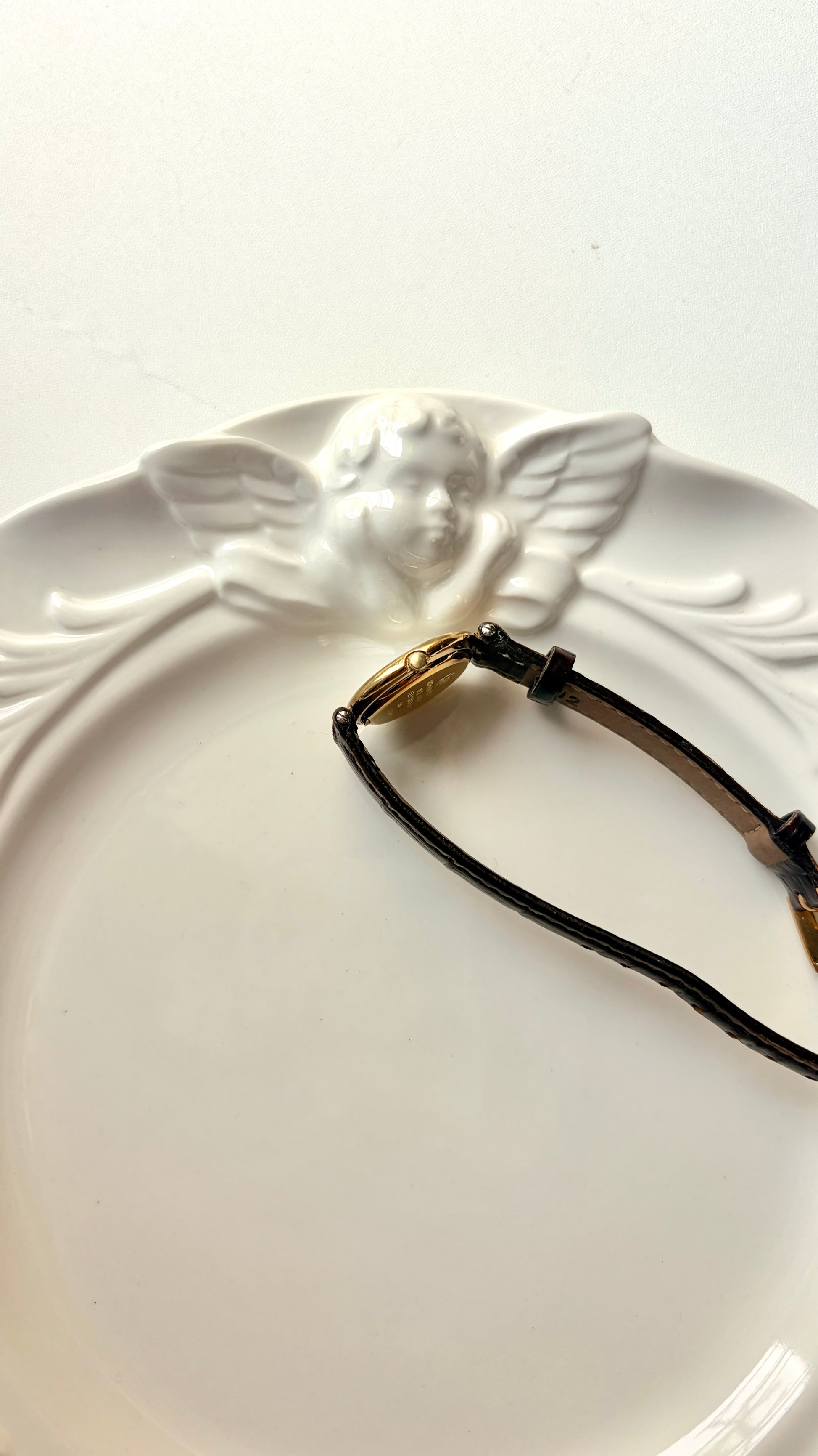 RW. White Round Dial Dark Brown Strap Watch