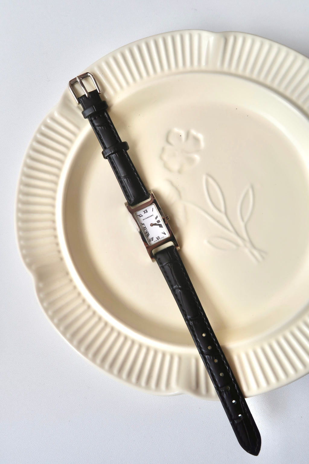 BRBY. 14000L White Rect Silver Roman Dial Black Strap Watch