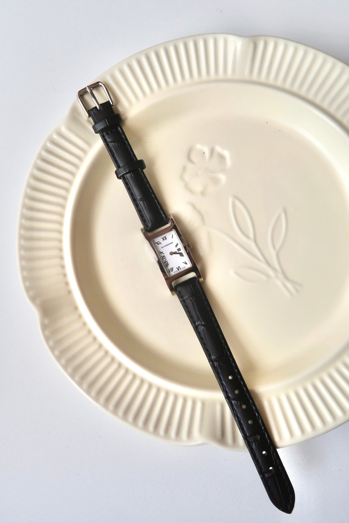 BRBY. 14000L White Rect Silver Roman Dial Black Strap Watch