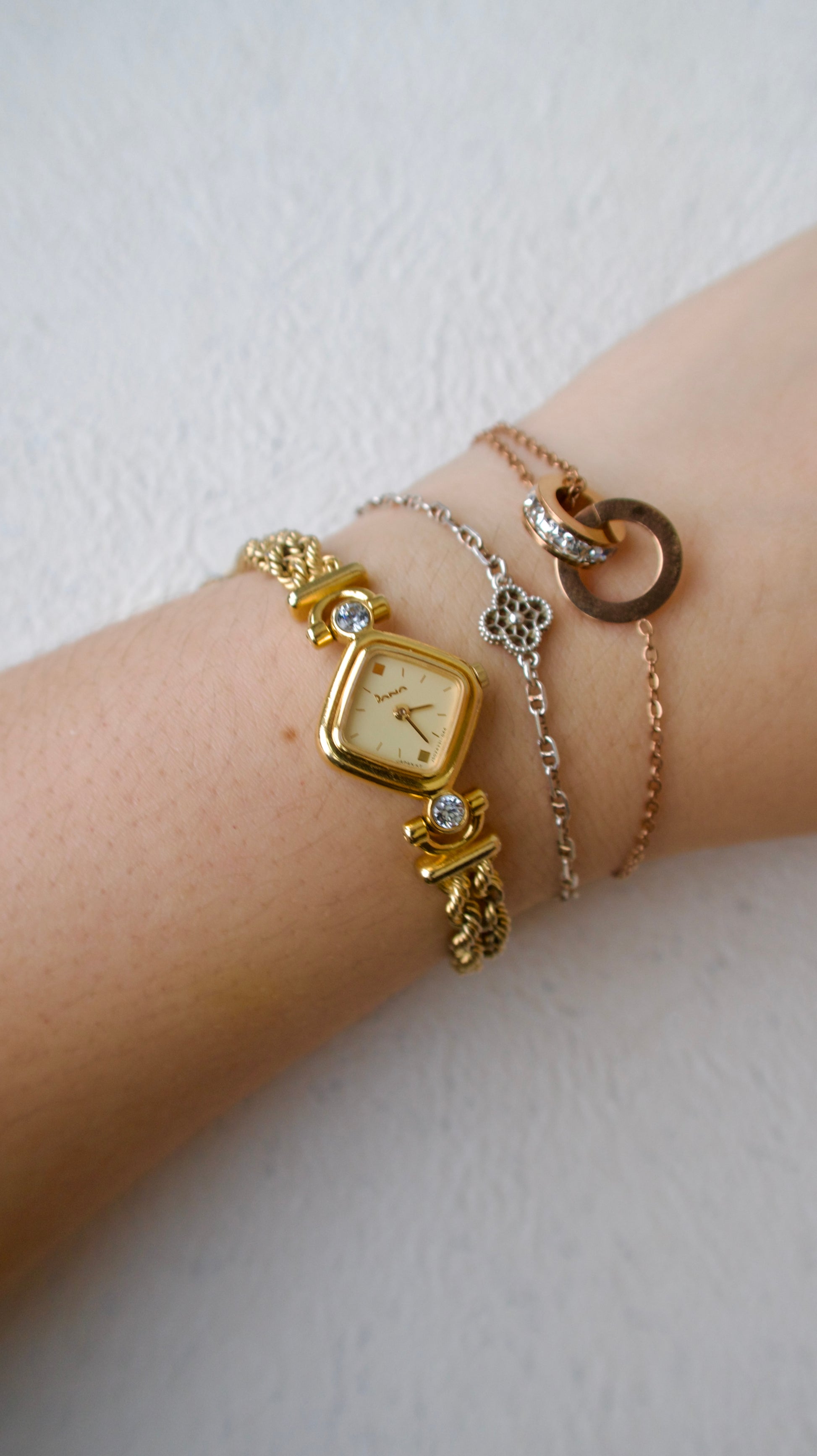 OR. Dana Diamond Dial with Gold Chain