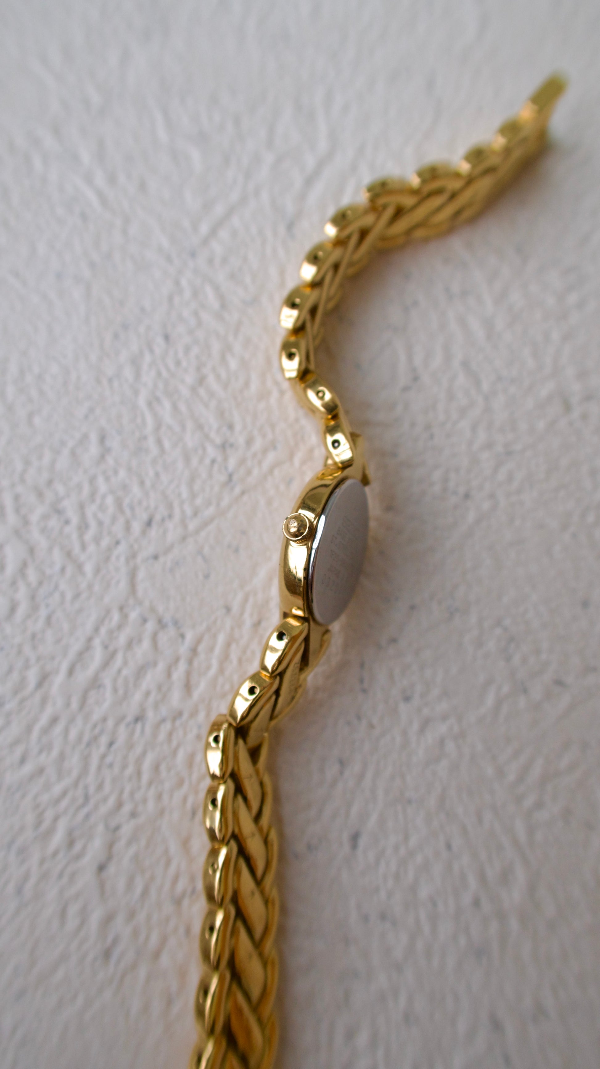 S. Oval Dial with Braid Gold Chain