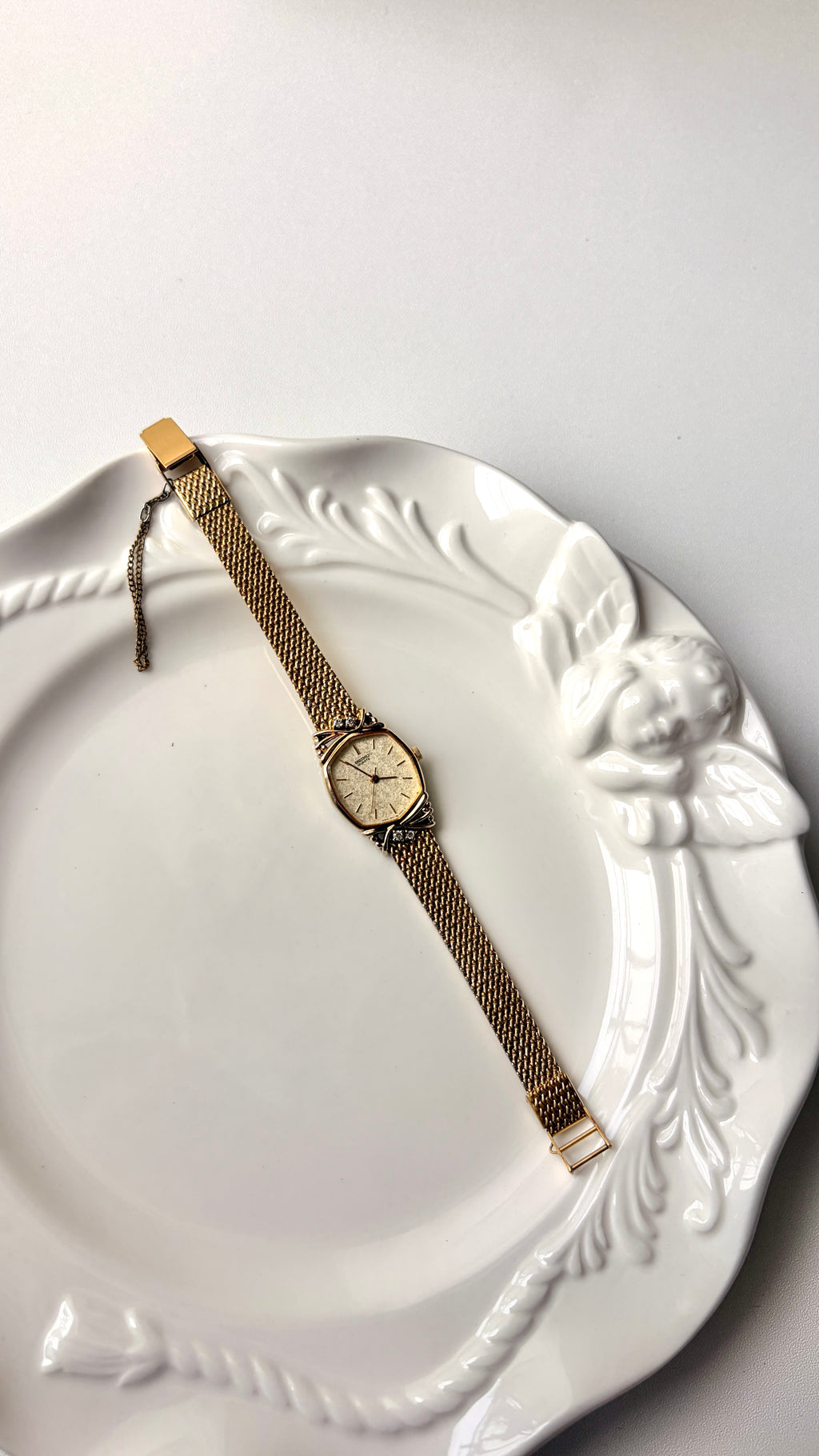 S. Gold Hexa White Jewels Dial Gold Chain Watch