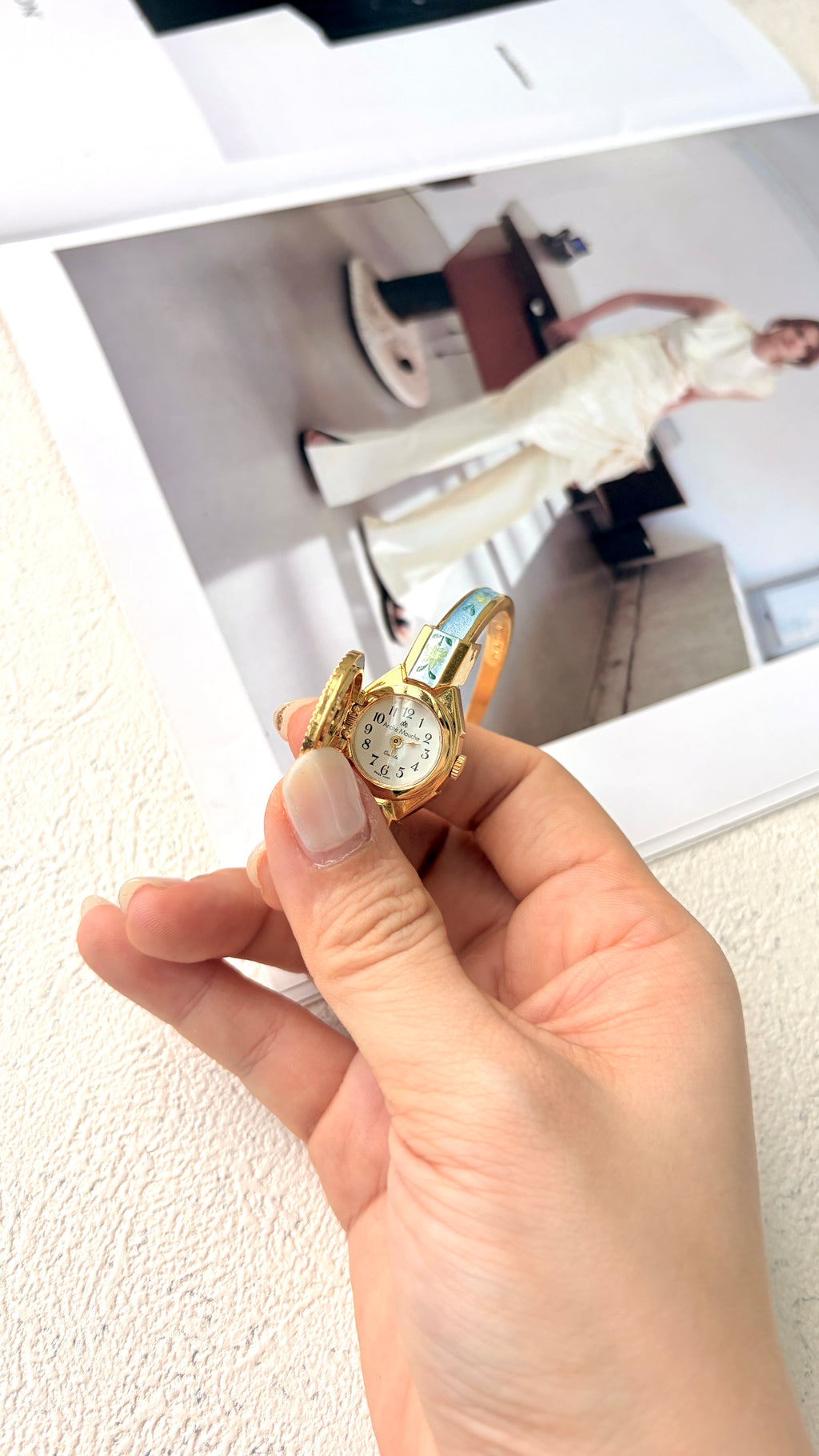 AM. Blue Flower Pattern Gold Bangle Watch