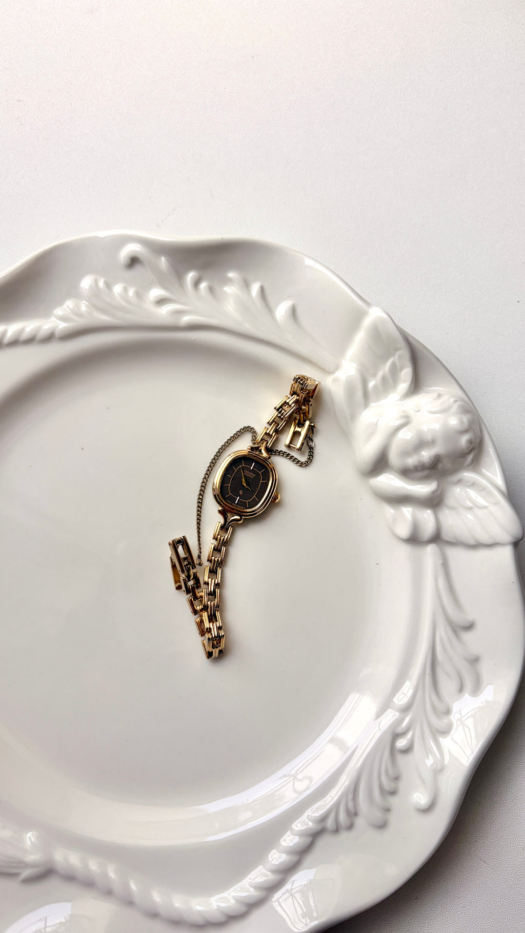 Ctz. Brown Square Dial Gold Chain Watch