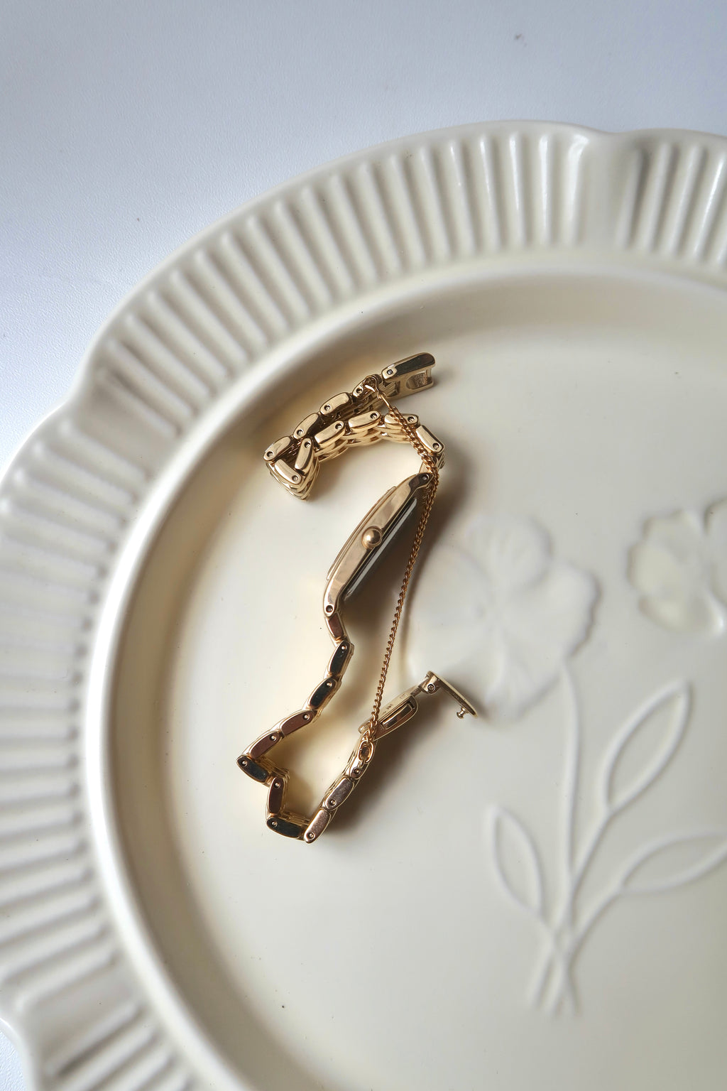 CTZ. Opus Beige Roman Rect Dial Gold Chain Watch