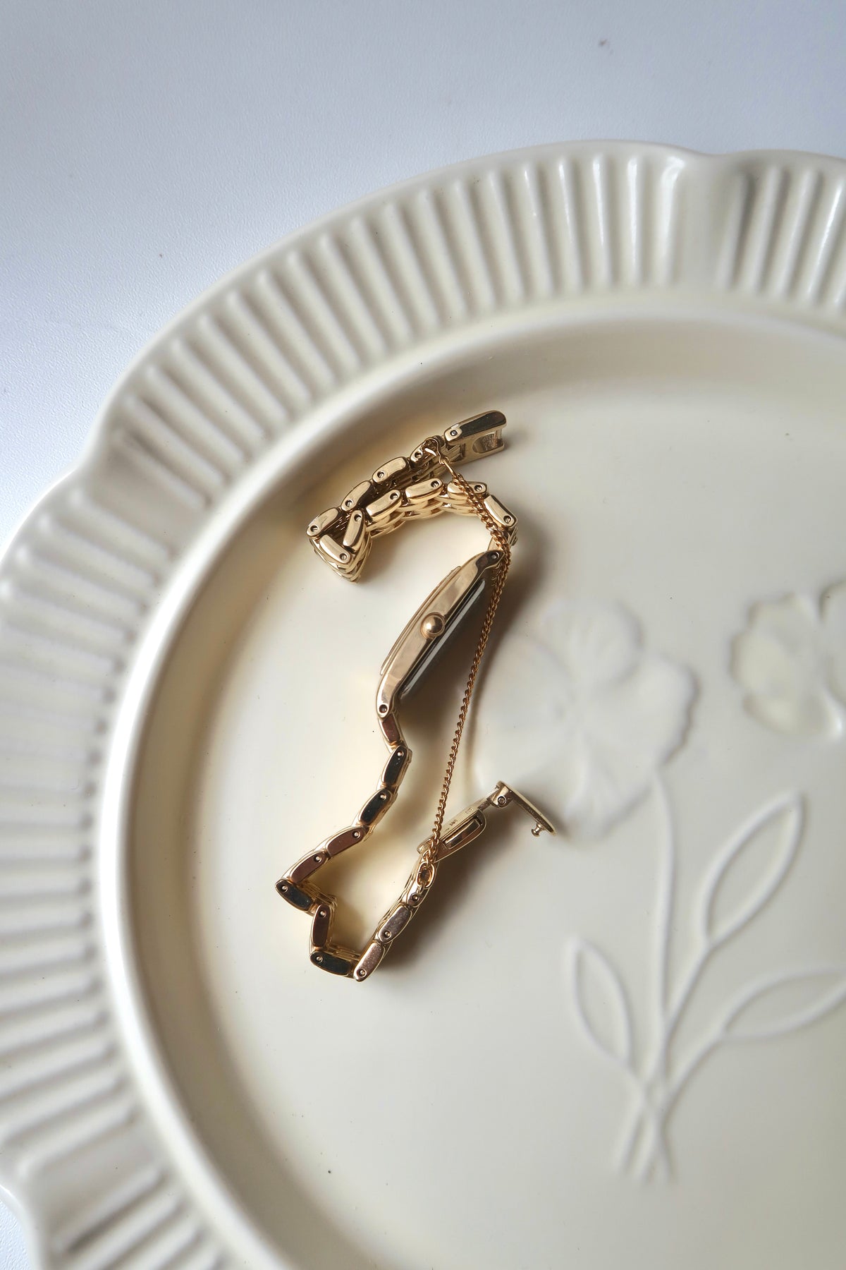 CTZ. Opus Beige Roman Rect Dial Gold Chain Watch