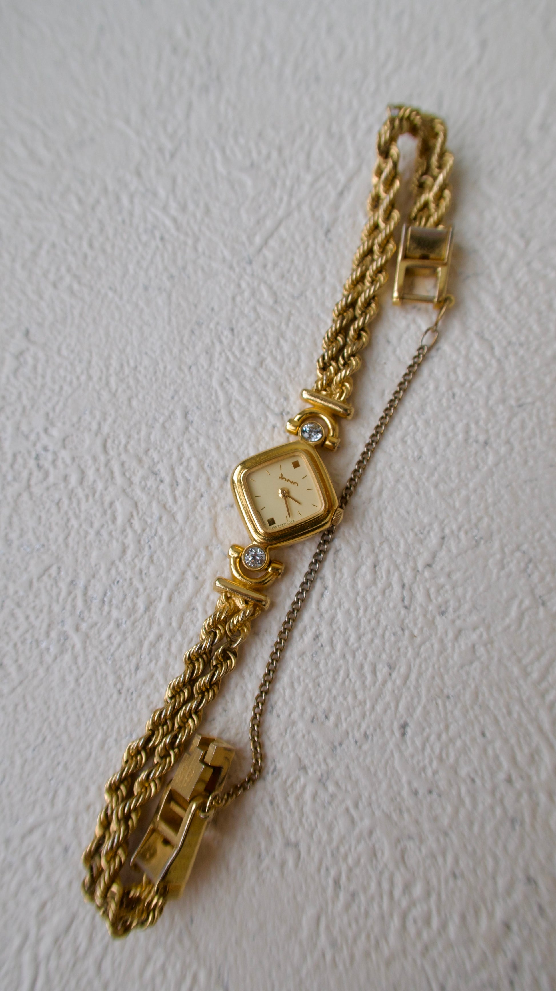 OR. Dana Diamond Dial with Gold Chain