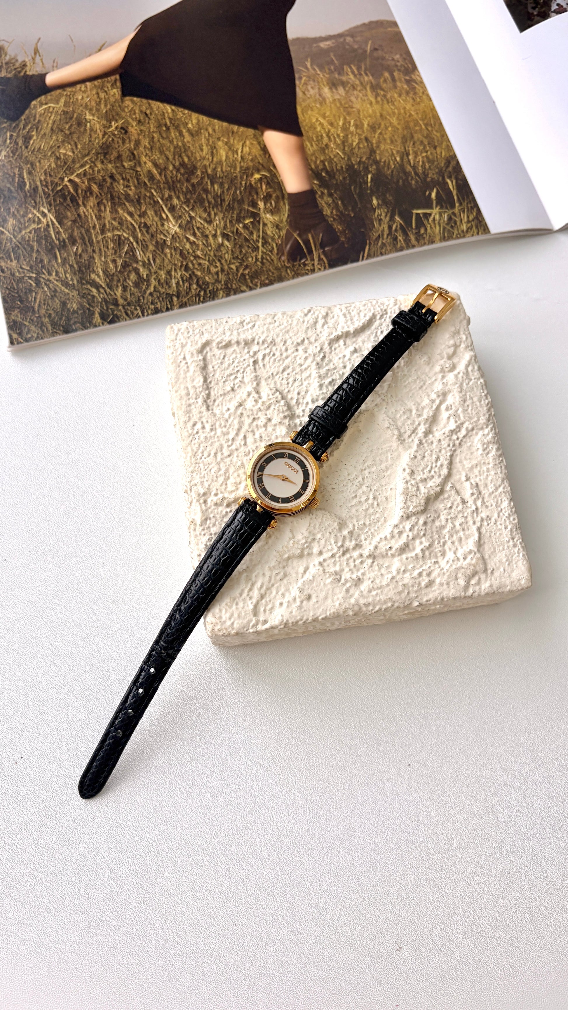 Gc. Sherry Line Round White Black Line Dial with Black Strap Watch