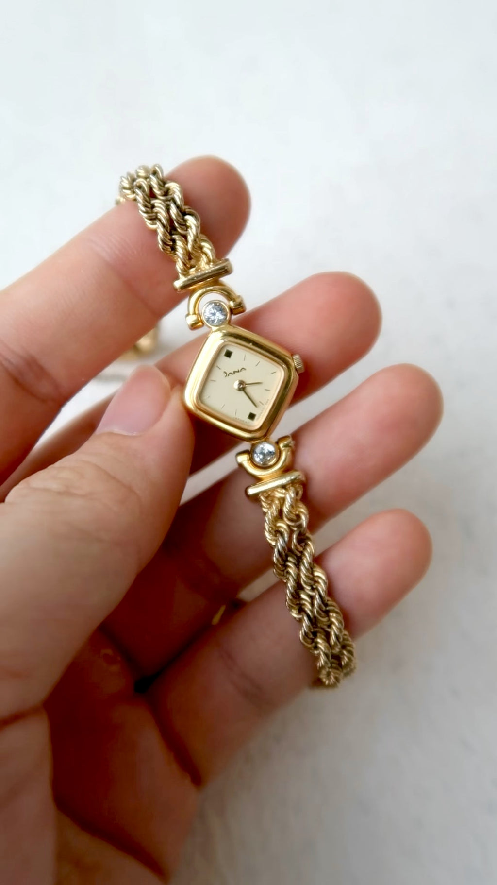 OR. Dana Diamond Dial with Gold Chain