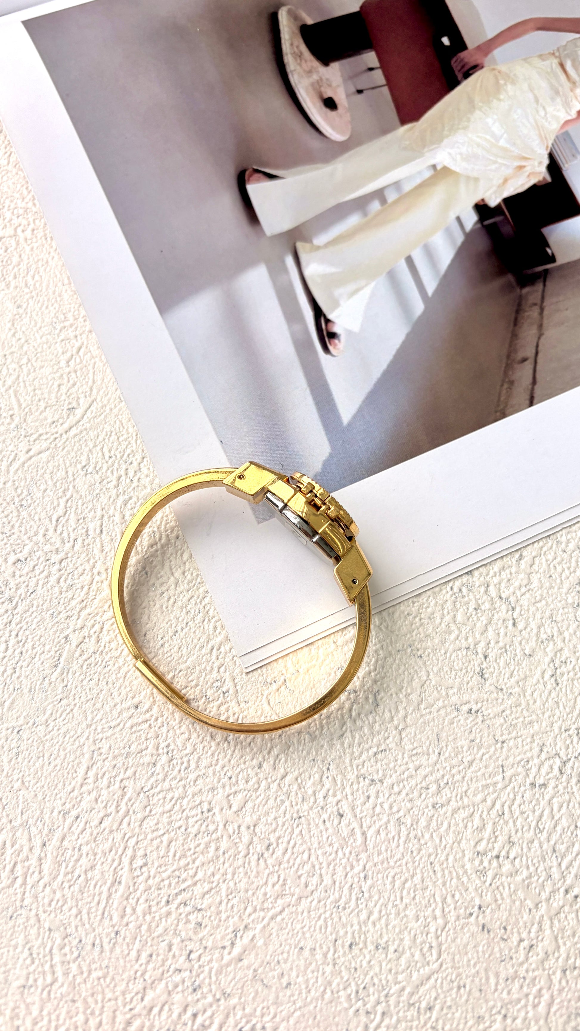 AM. Blue Flower Pattern Gold Bangle Watch
