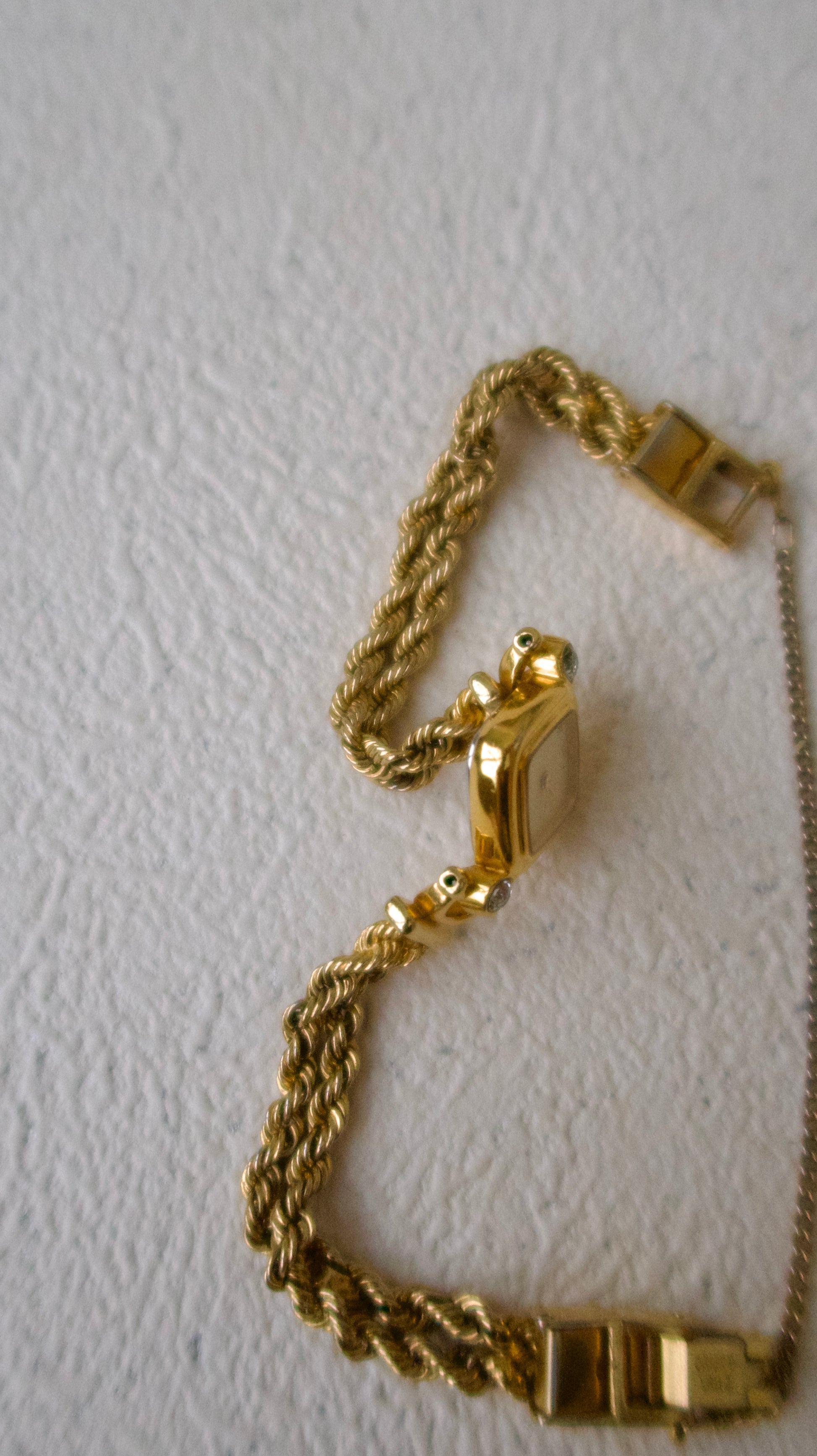 OR. Dana Diamond Dial with Gold Chain