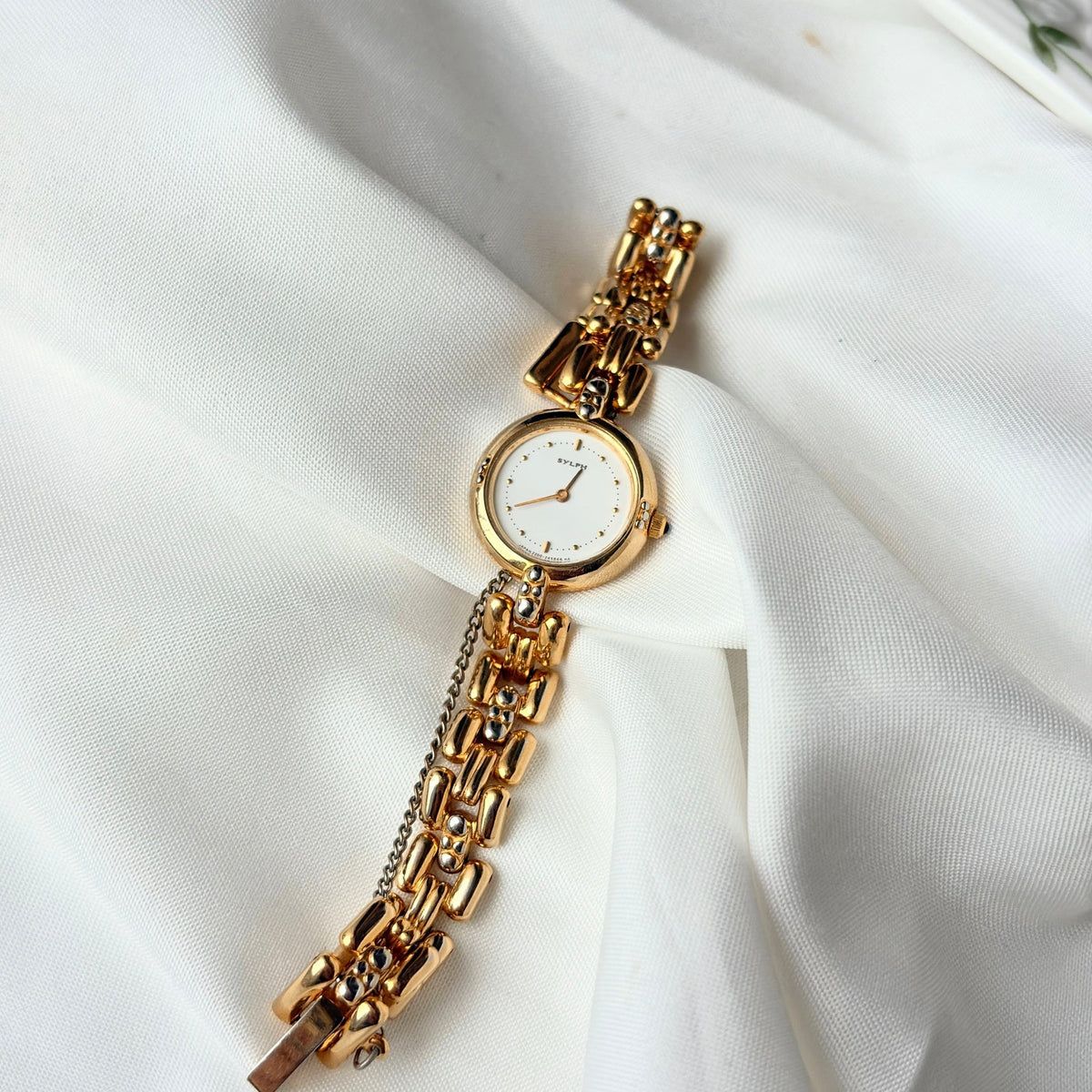 CTZ. Sylph White Round Dial Gold Chain Watch