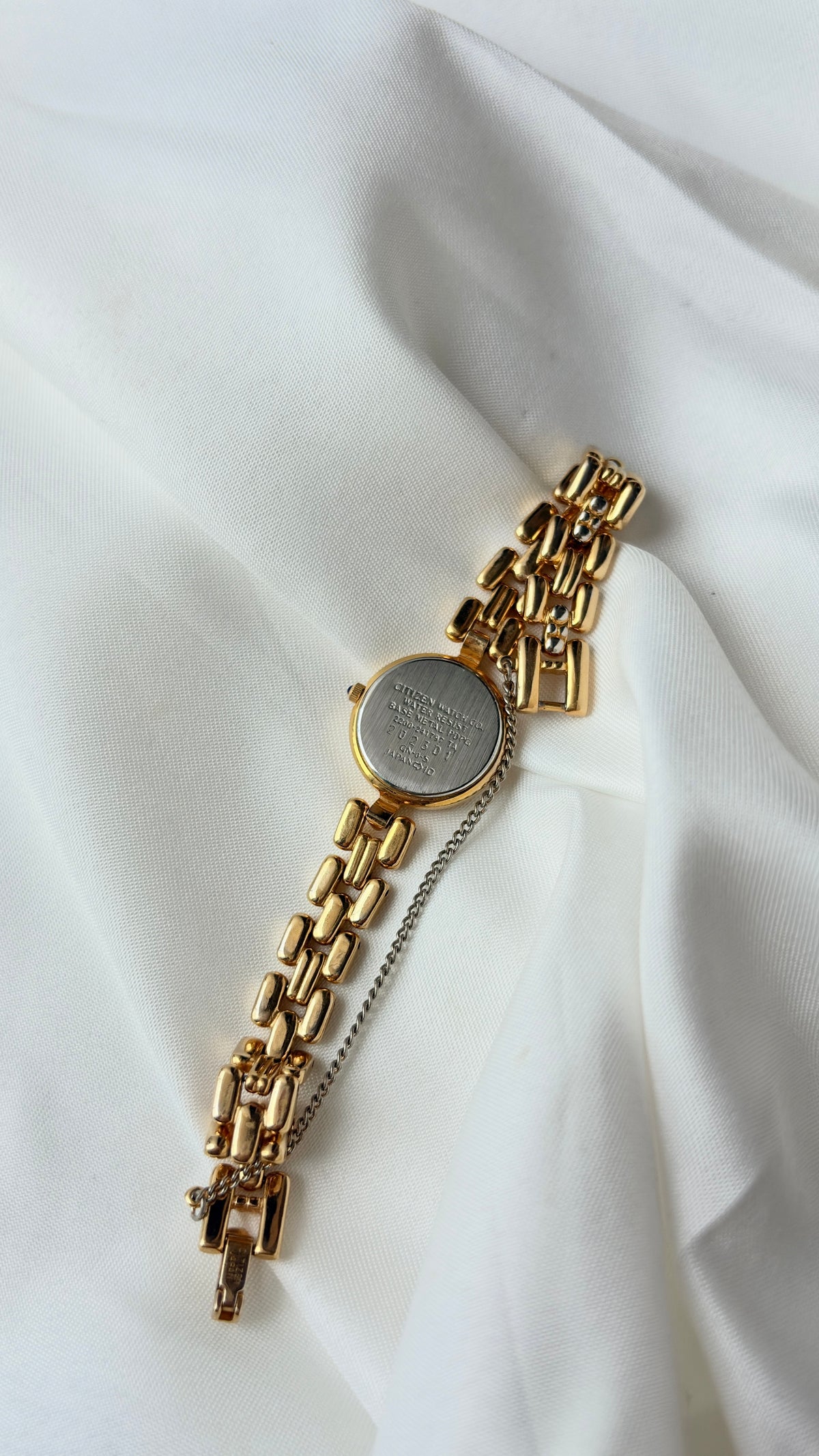 CTZ. Sylph White Round Dial Gold Chain Watch
