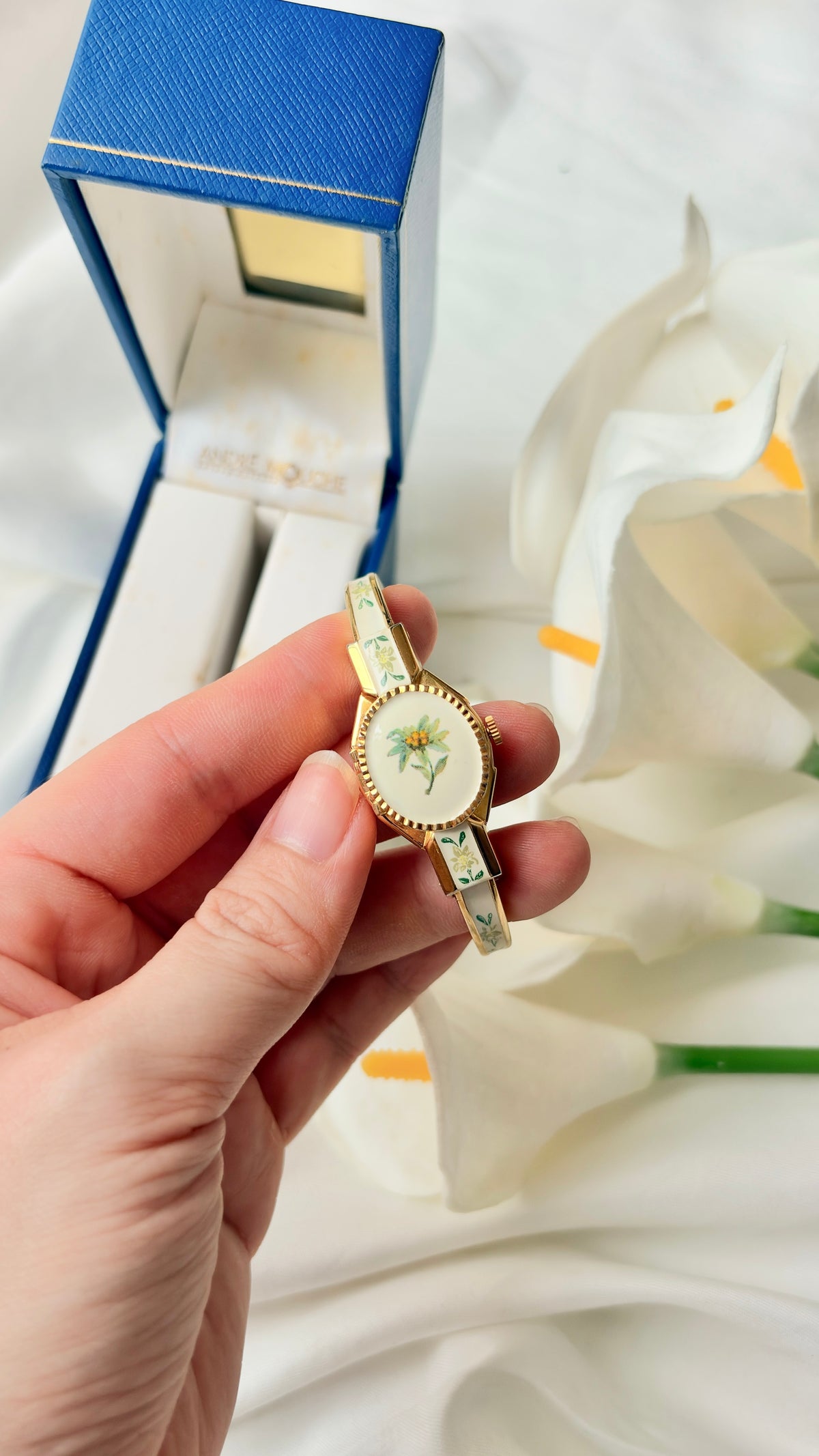 [WITH BOX] AM. White Green Flower Pattern Gold Bangle Watch