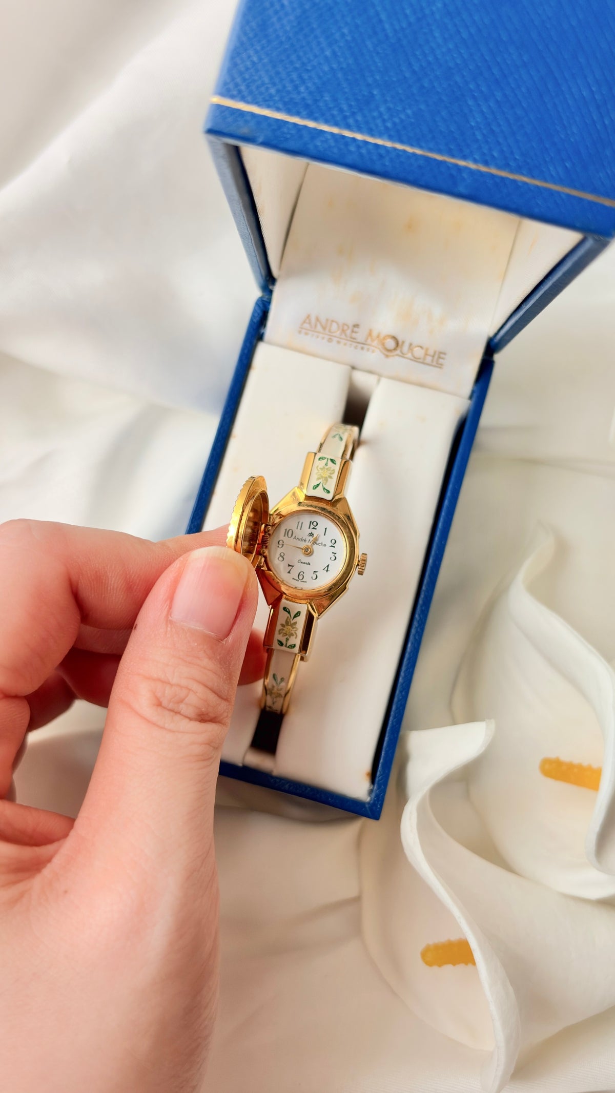 [WITH BOX] AM. White Green Flower Pattern Gold Bangle Watch