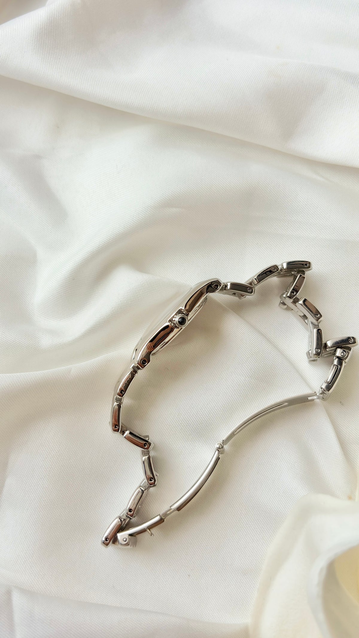 S. Lucent White Oval Dial Silver Chain Watch