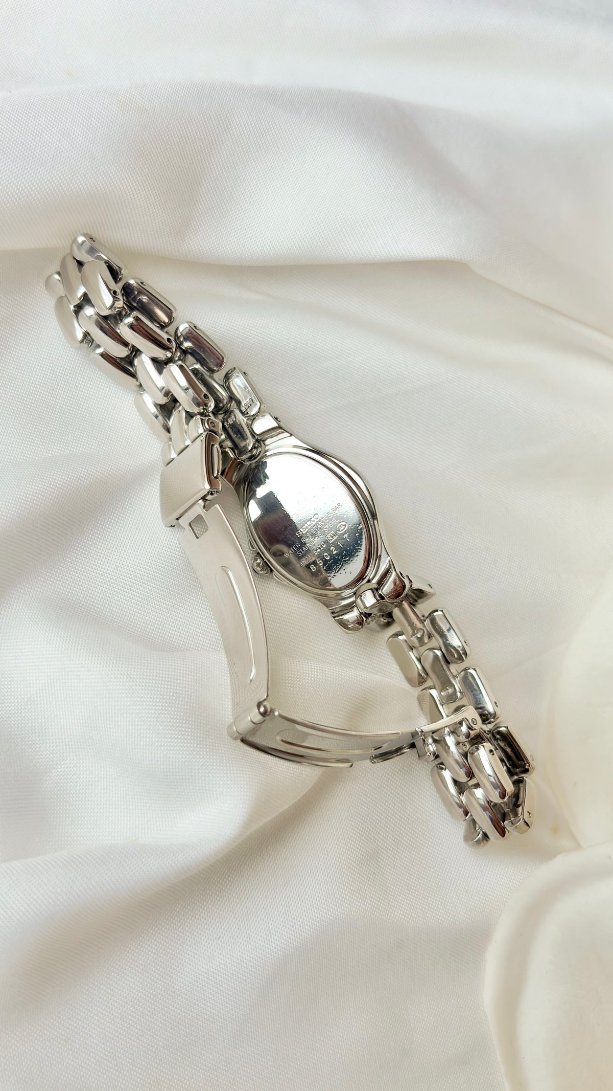 S. Lucent White Oval Dial Silver Chain Watch