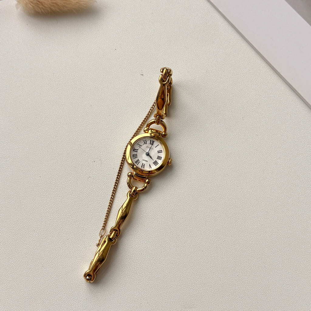 CTZ. Cletia White Round Dial Gold Chain Watch