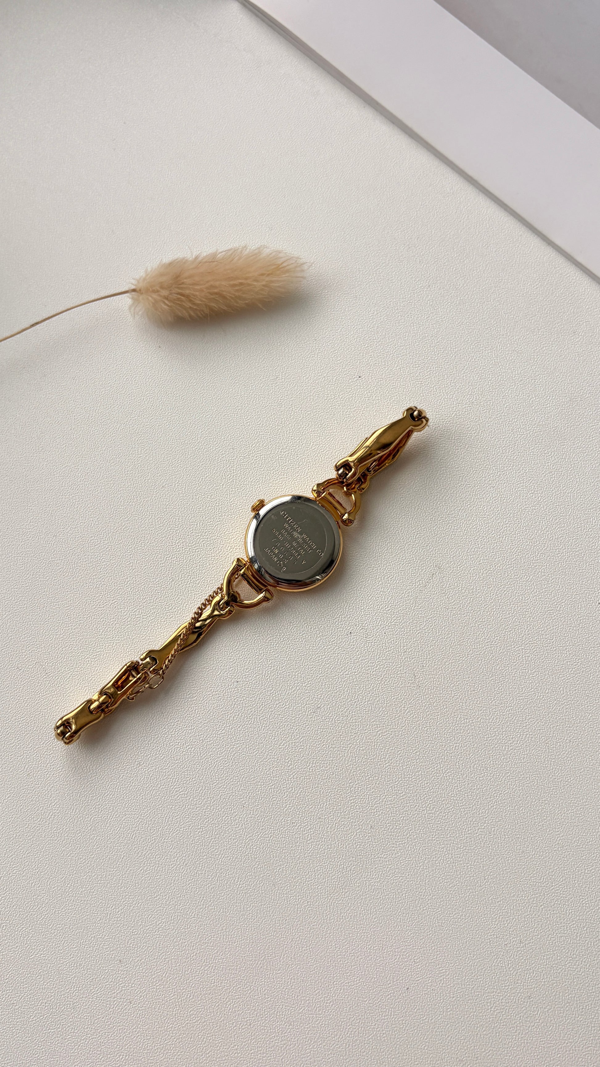 CTZ. Cletia White Round Dial Gold Chain Watch