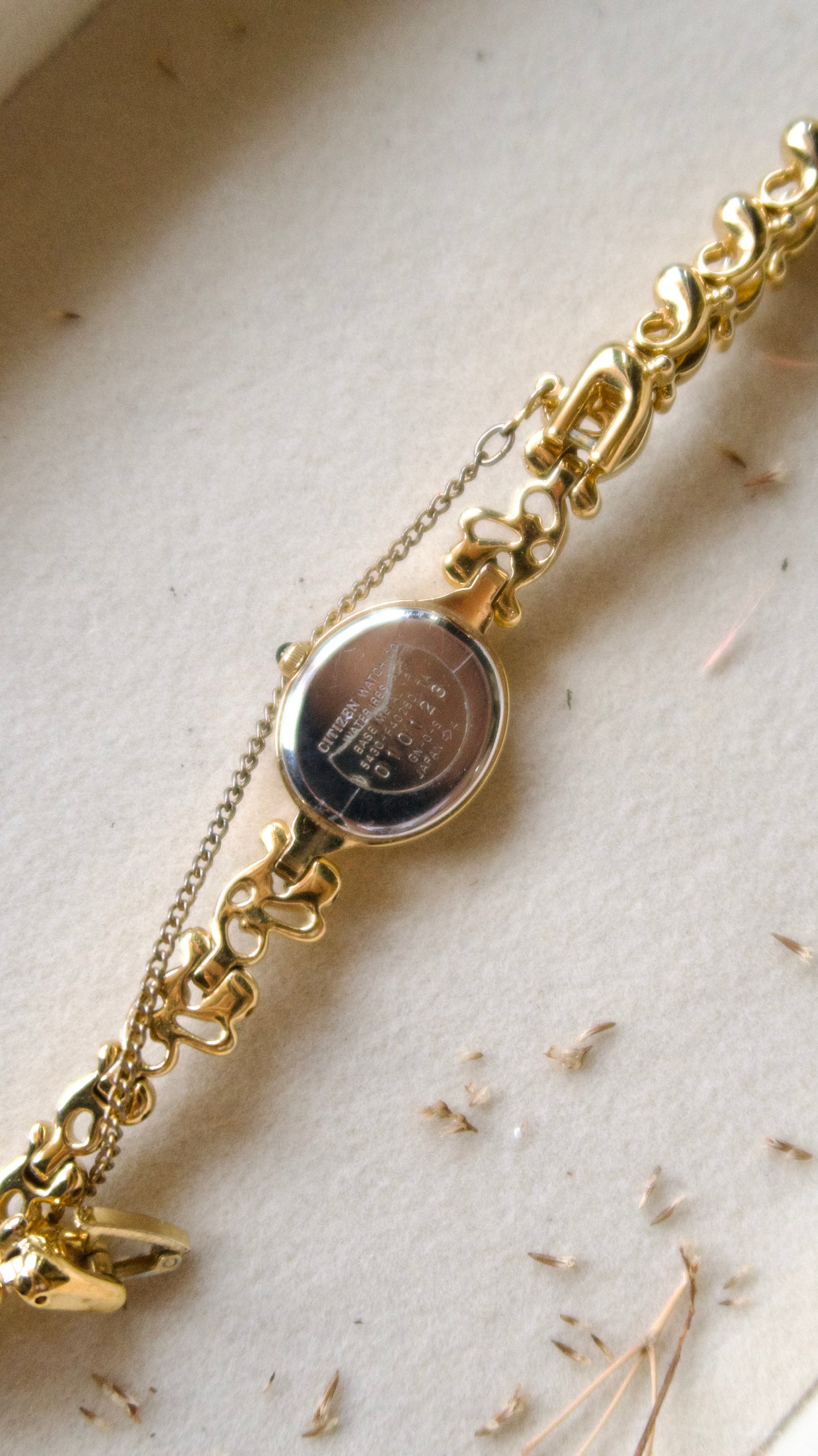 CTZ. Sylph Gold Oval Dial with White Jewels & Gold Chain
