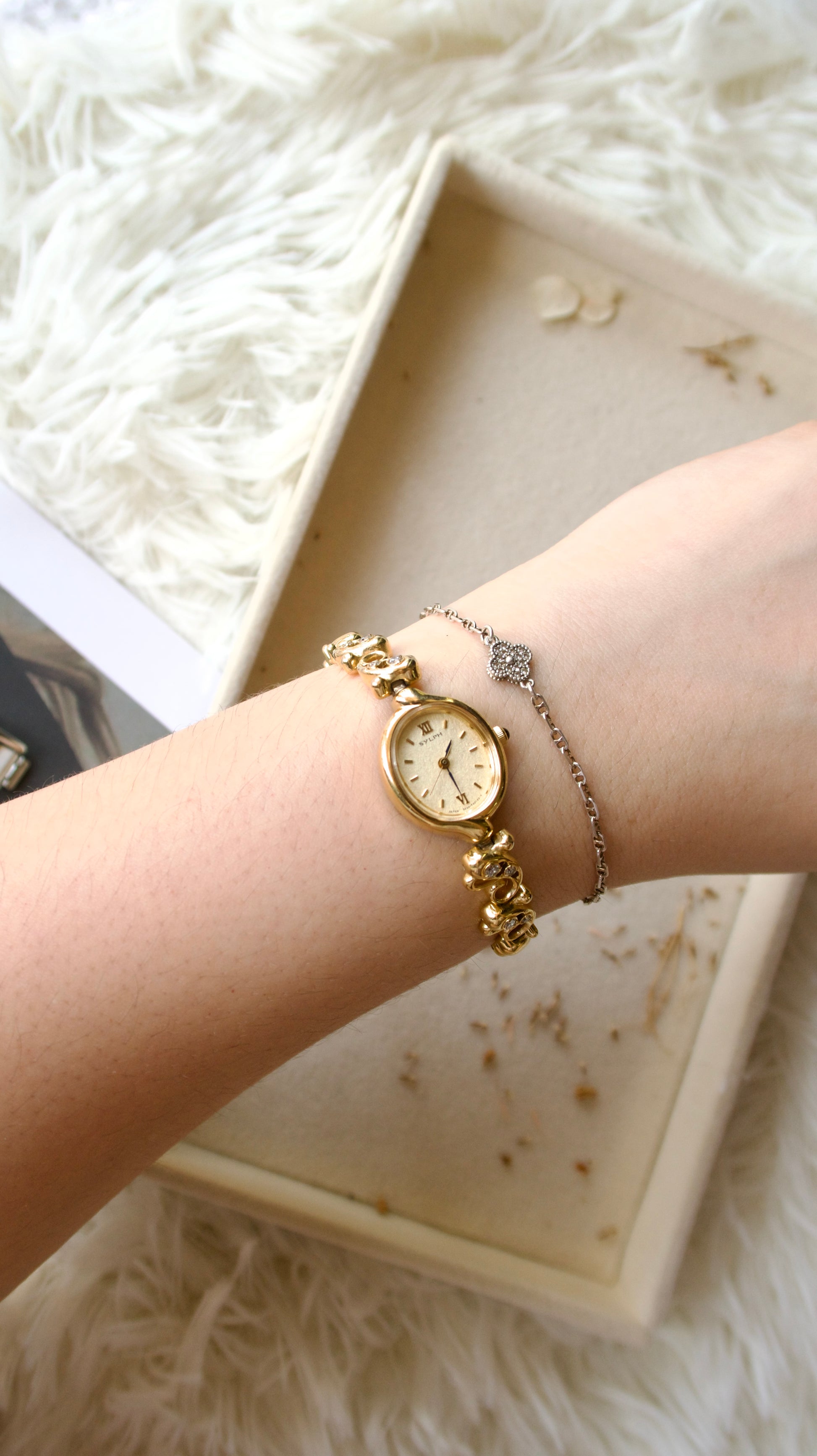 CTZ. Sylph Gold Oval Dial with White Jewels & Gold Chain