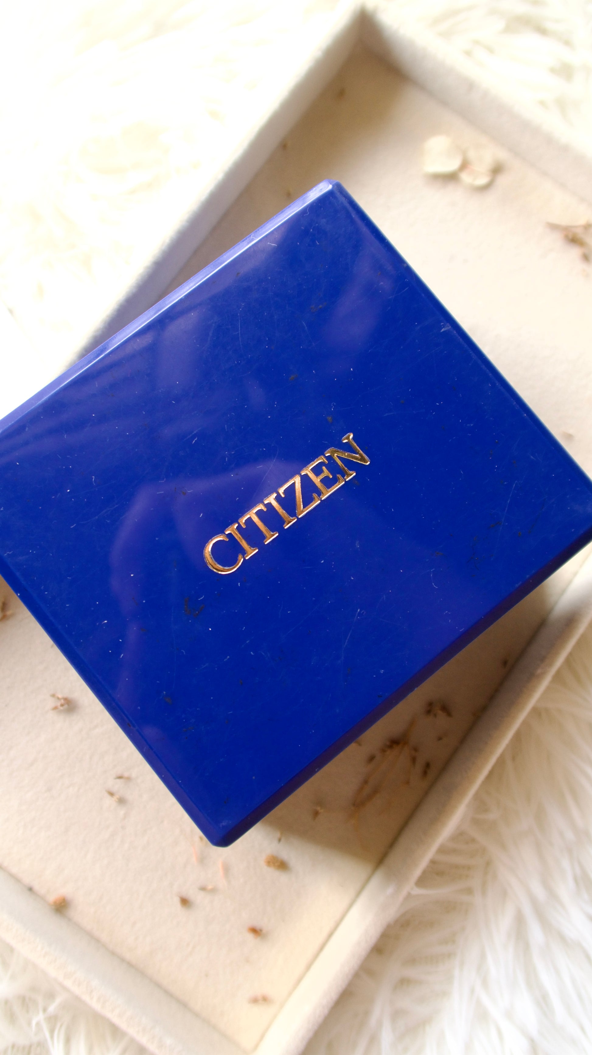 [WITH BOX] CTZ. Opus Rectangle White Dial with Gold Chain