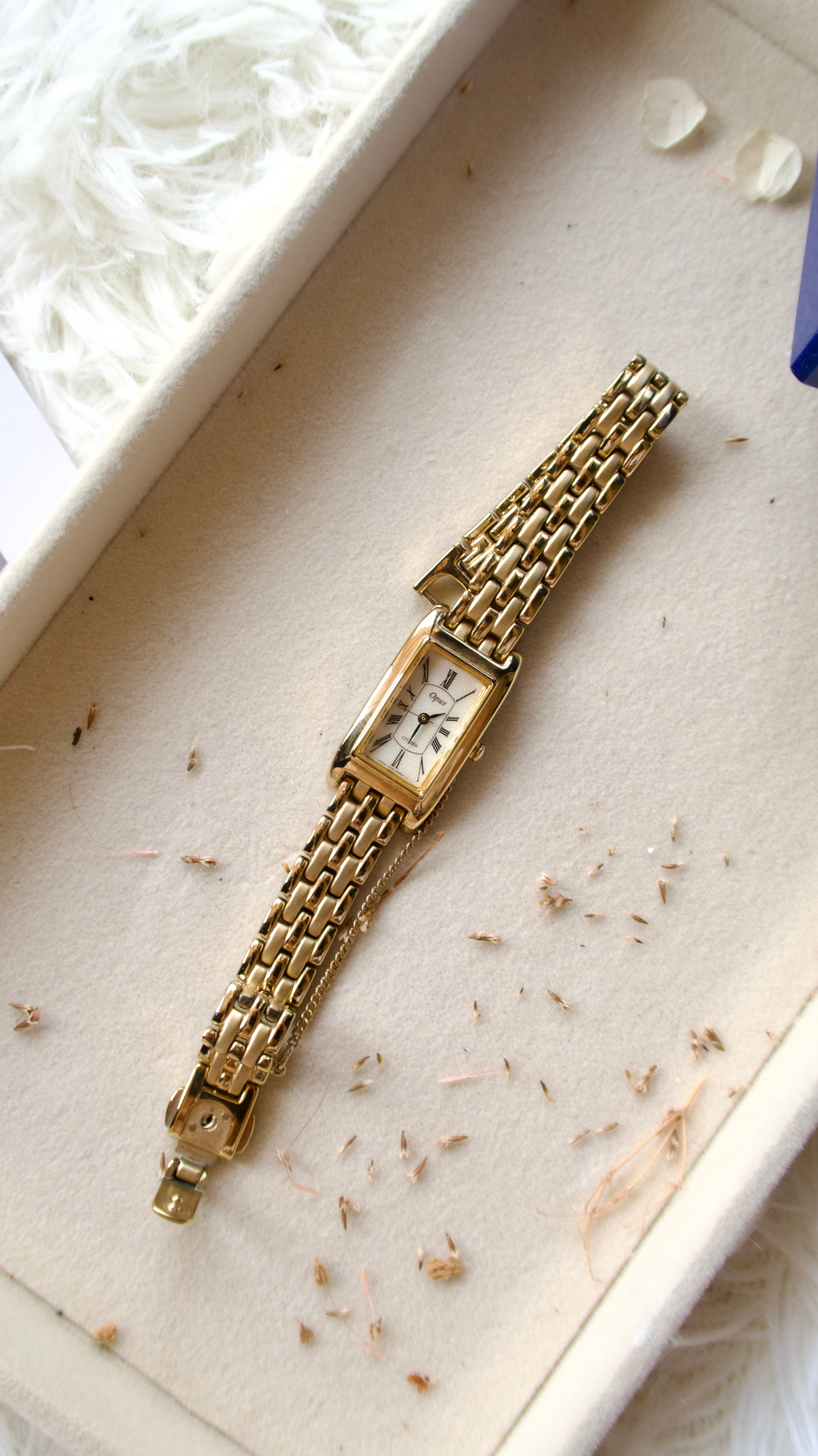 [WITH BOX] CTZ. Opus Rectangle White Dial with Gold Chain