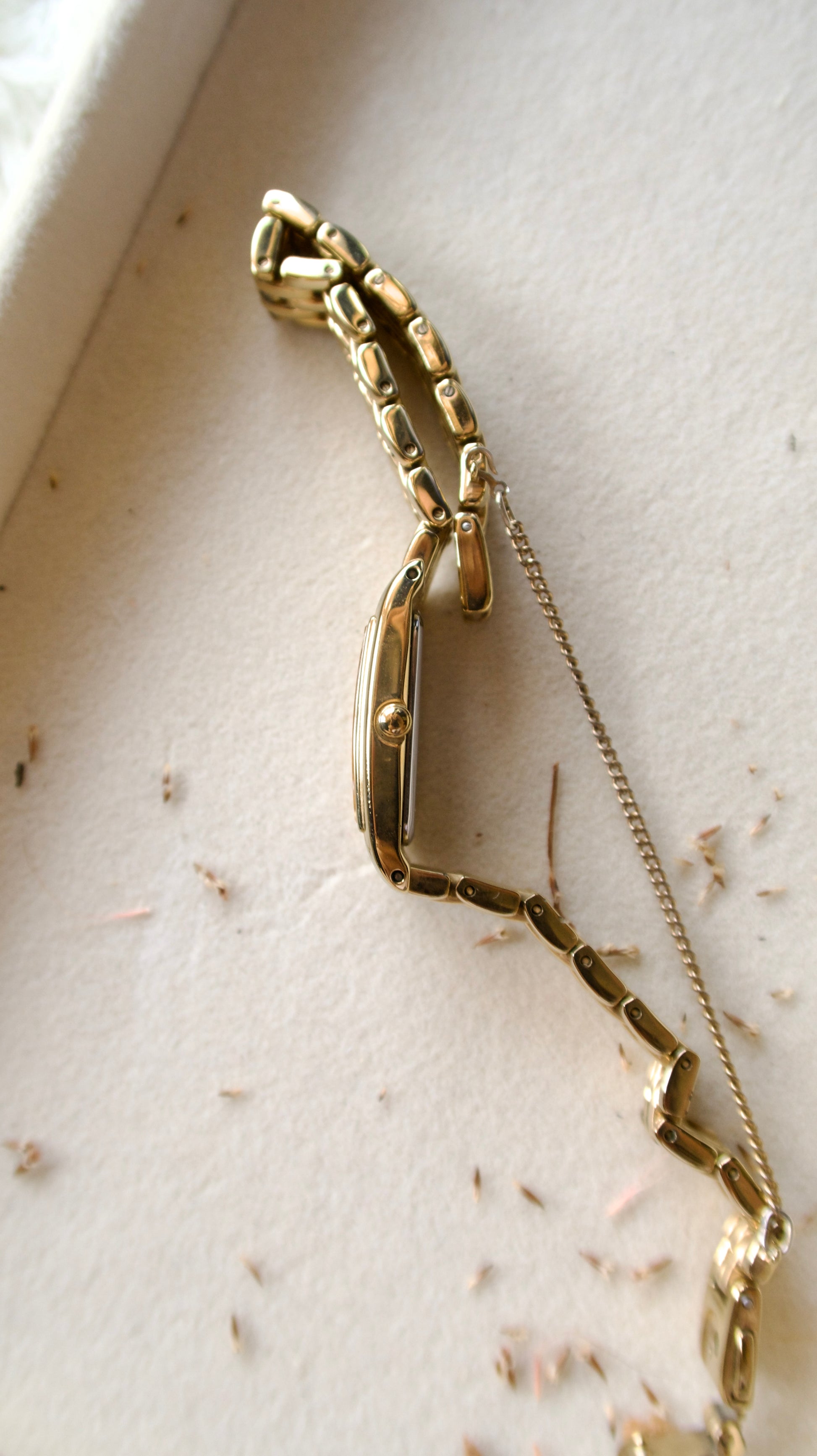 [WITH BOX] CTZ. Opus Rectangle White Dial with Gold Chain