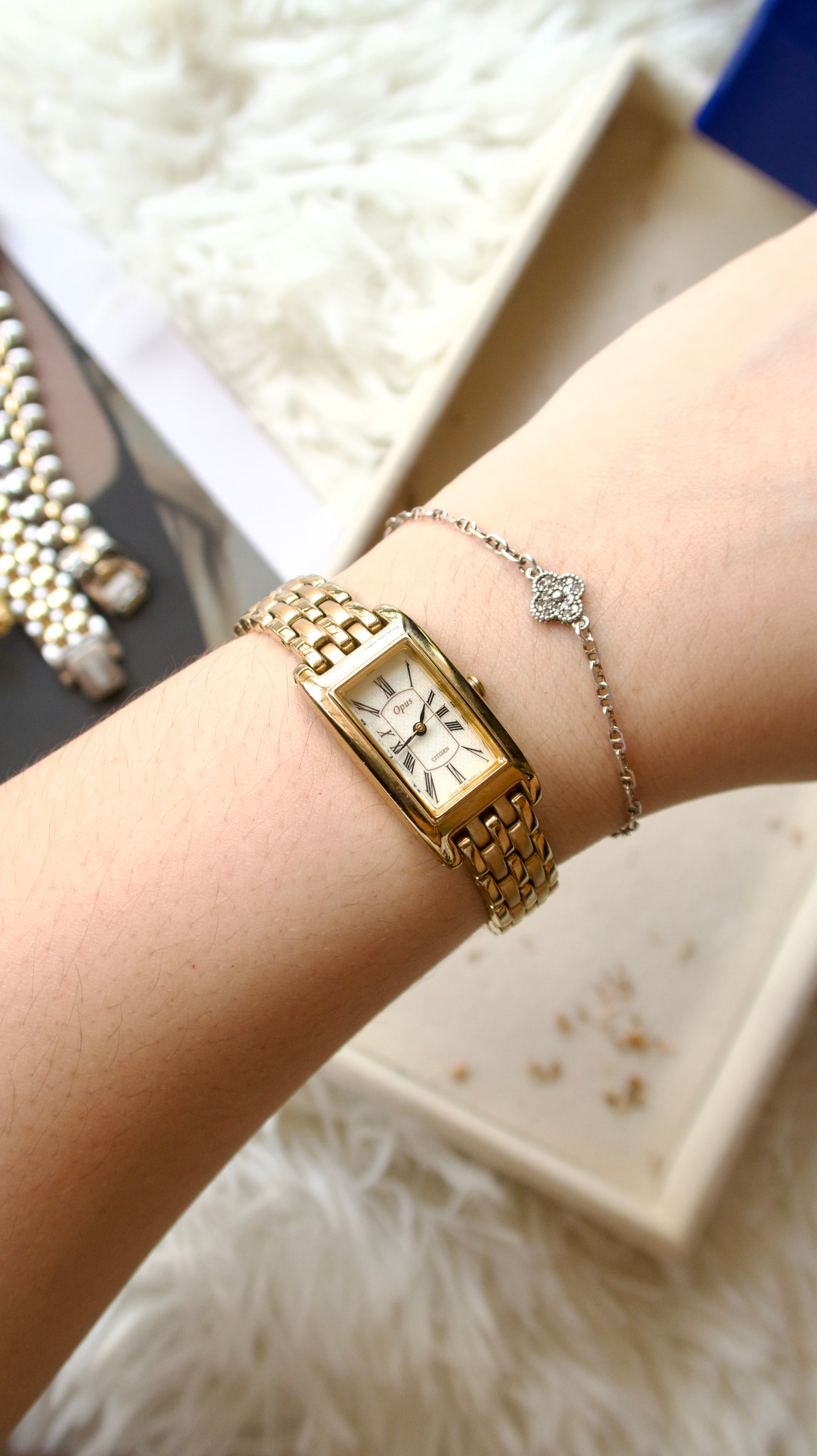 [WITH BOX] CTZ. Opus Rectangle White Dial with Gold Chain