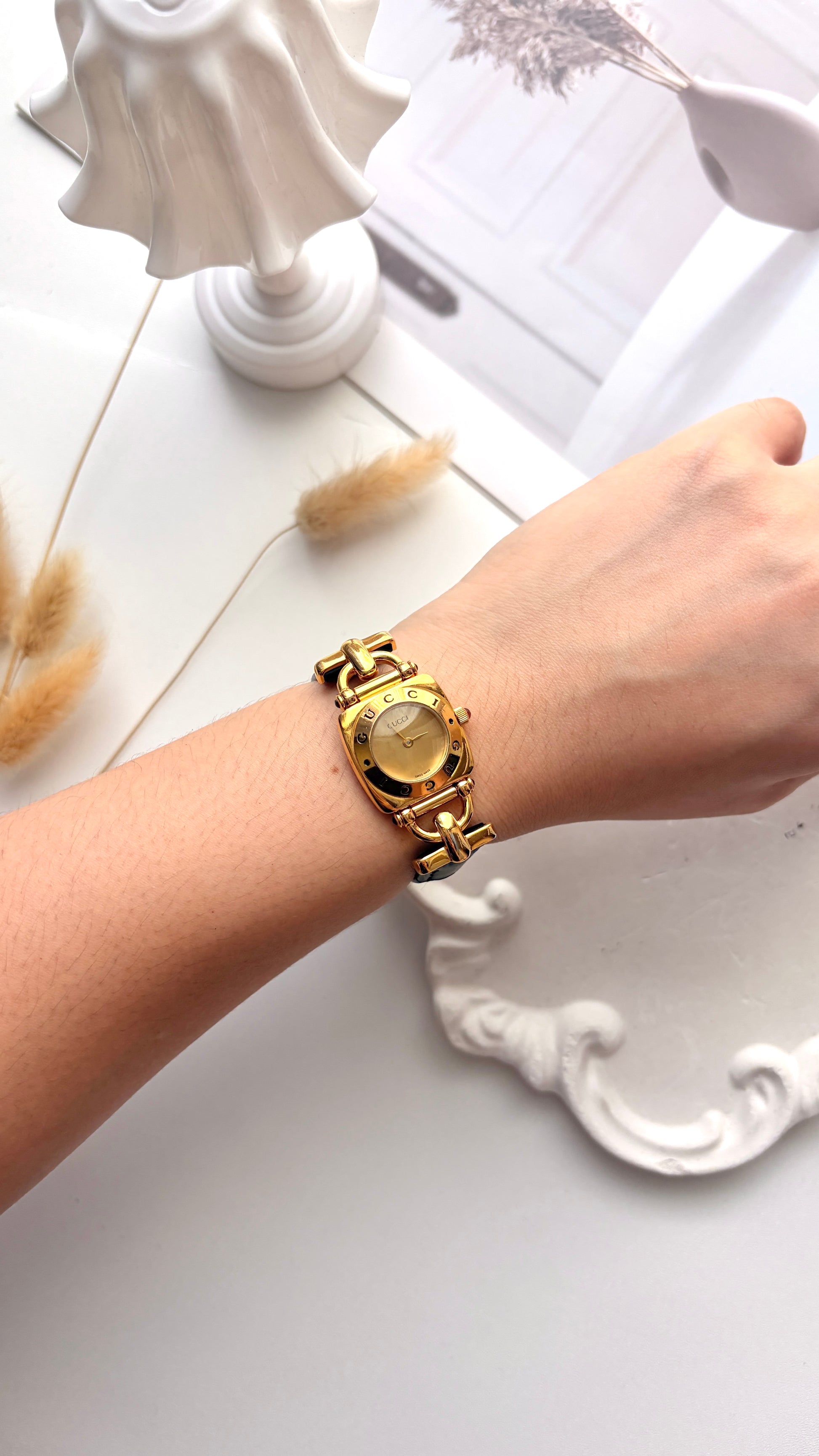 Gc. Horsebit 6300L Gold Dial Black Strap Watch