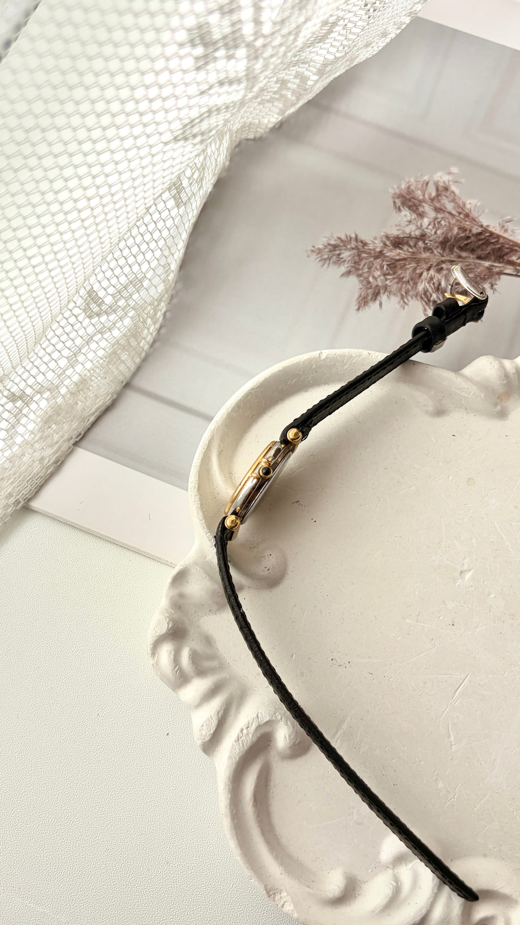 S. Exceline White Round Pattern Roman Dial Black Strap Watch