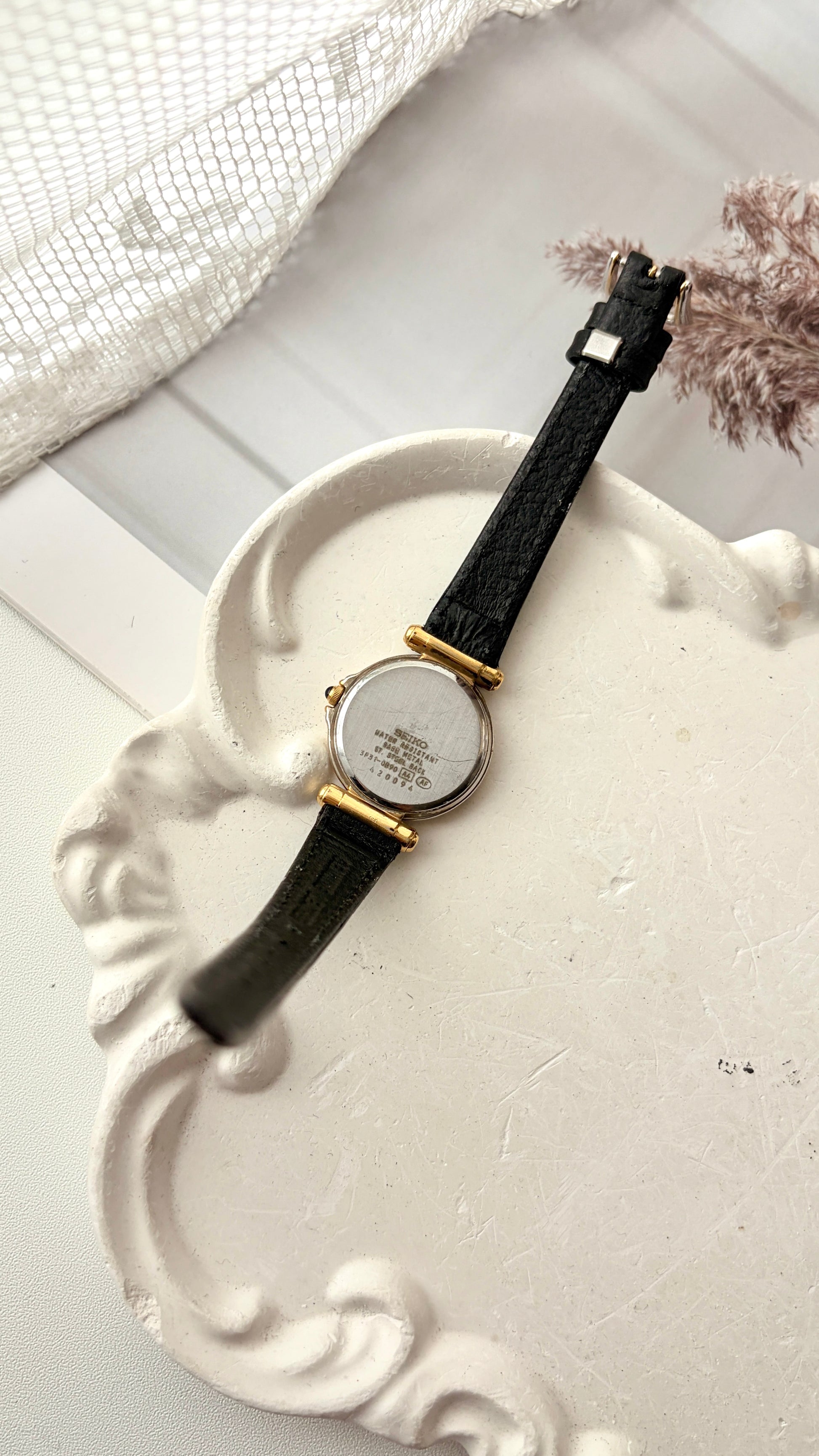 S. Exceline White Round Pattern Roman Dial Black Strap Watch