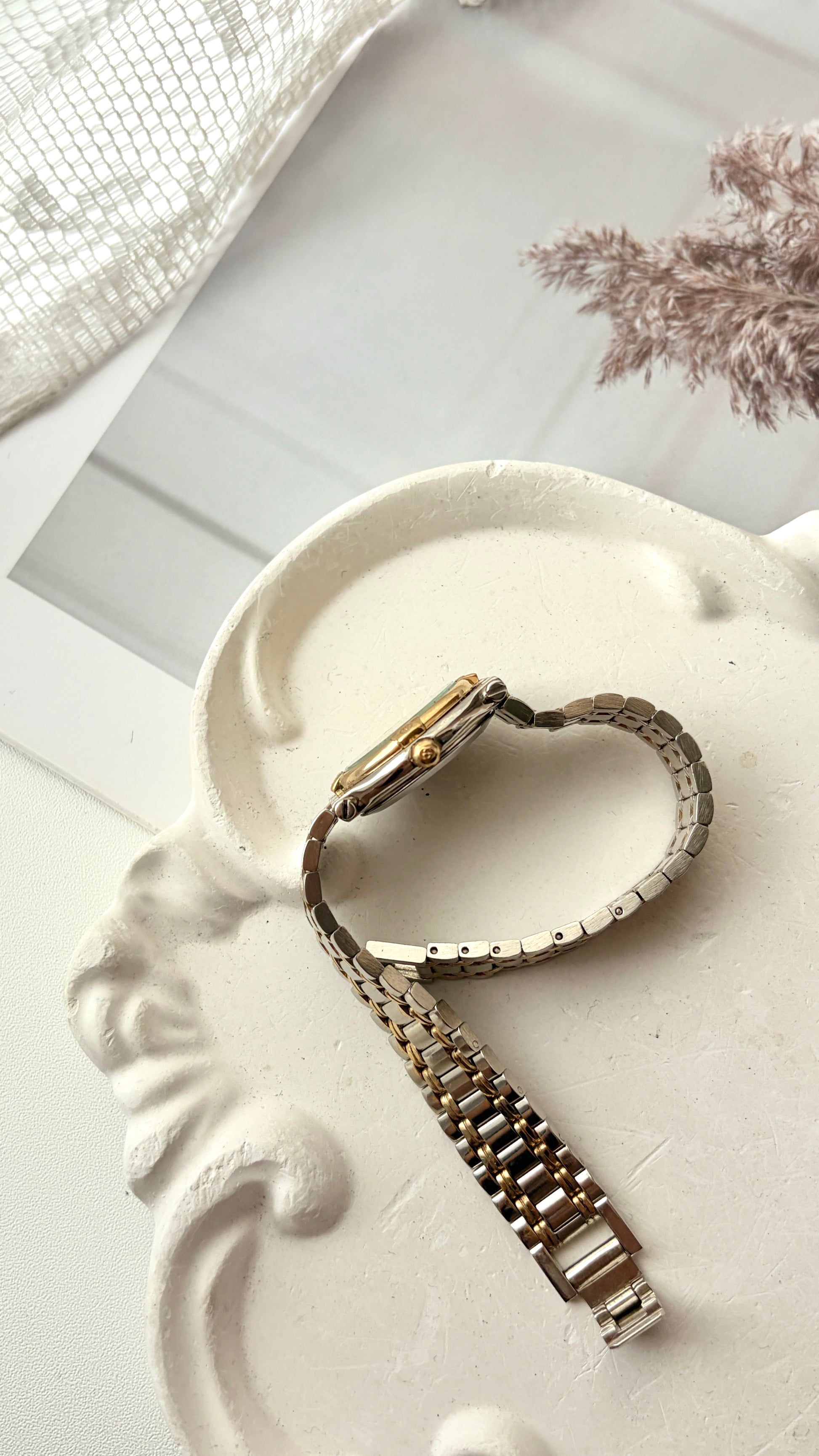 Gc. 6000L Gold Round Dial Two Tone Chain Watch