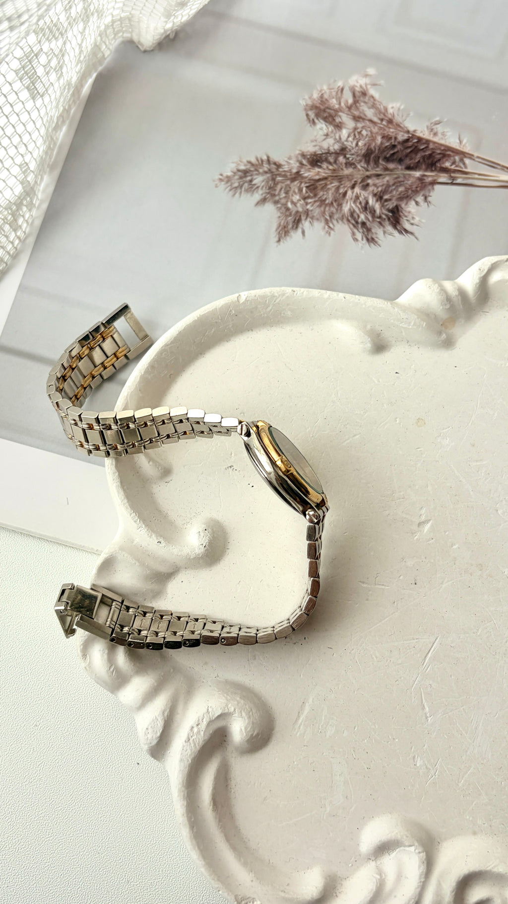 Gc. 6000L Gold Round Dial Two Tone Chain Watch