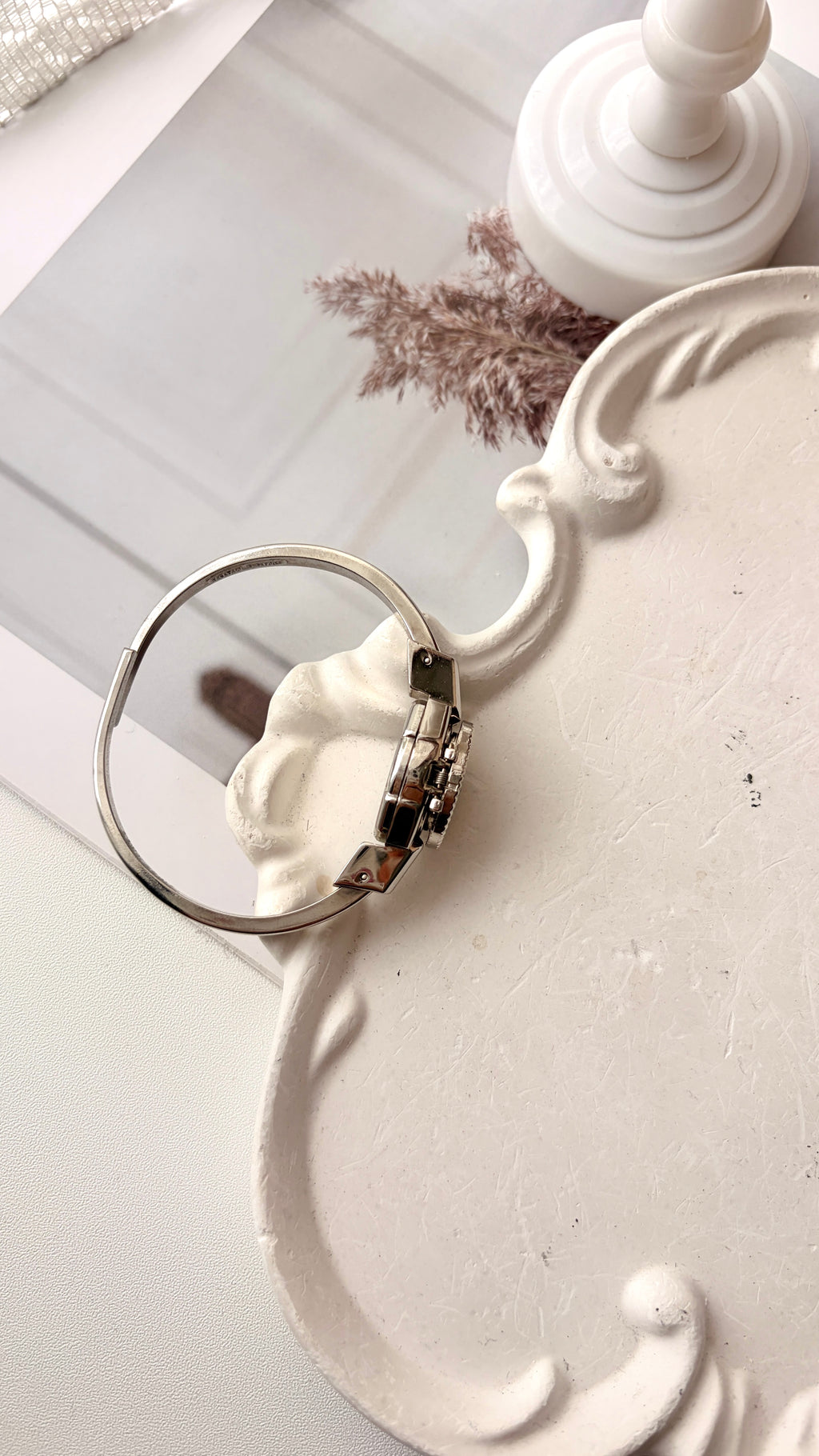 AM. Blue Flower Pattern Silver Bangle Watch