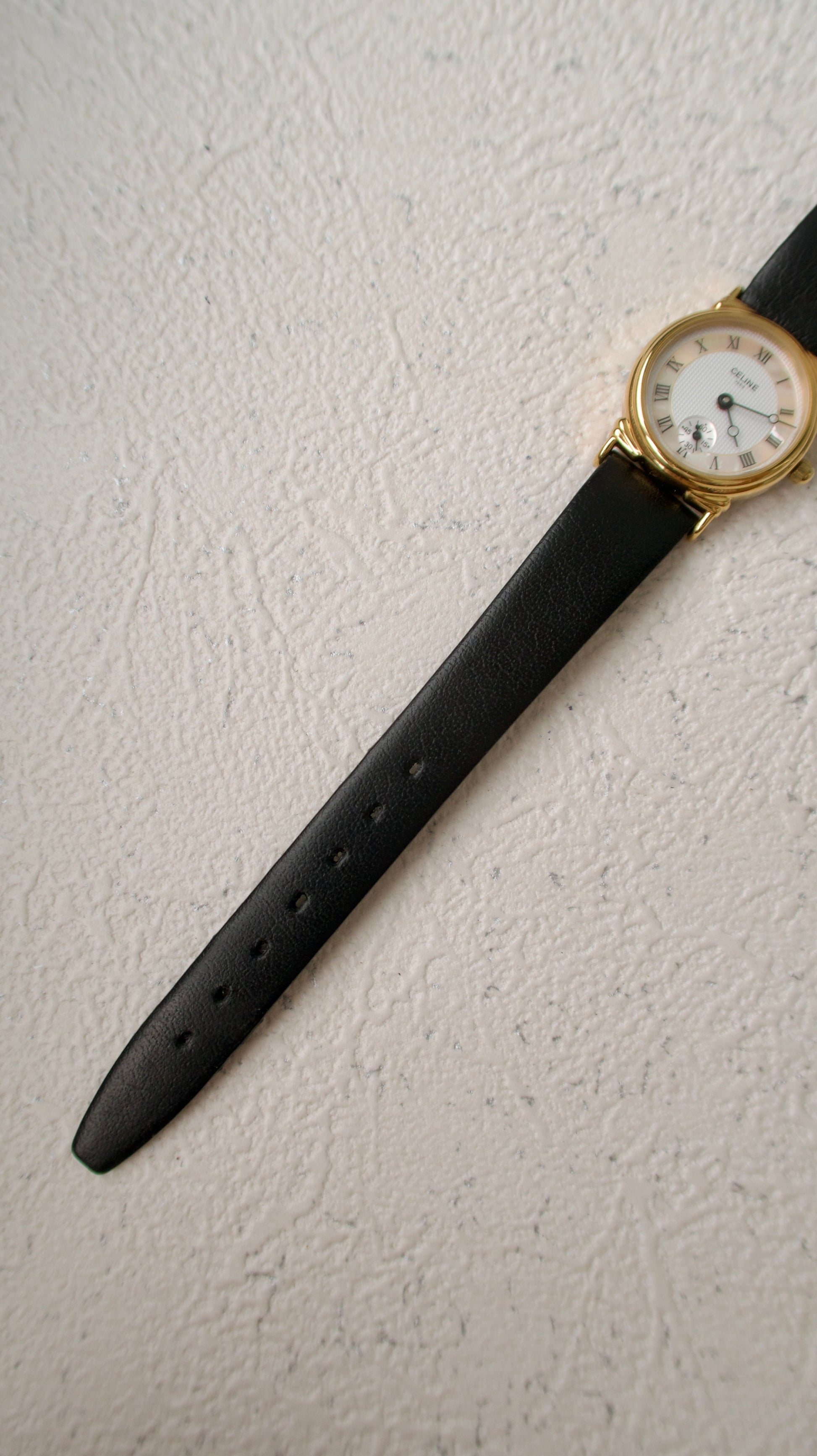 [NEW WITH BOX] CLN. White & Gold Pearl Round Dial with Black Leather Strap Watch