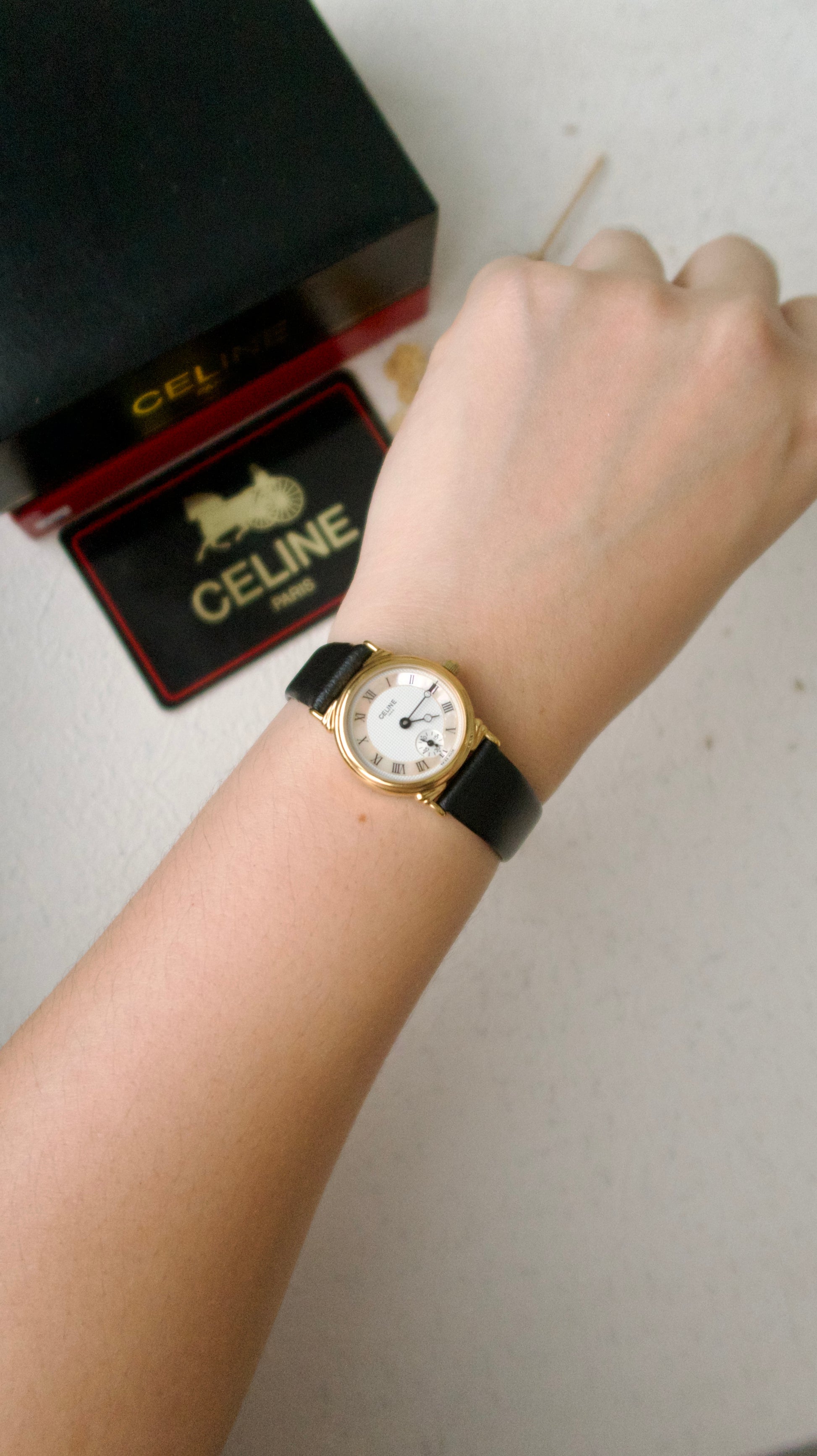 [NEW WITH BOX] CLN. White & Gold Pearl Round Dial with Black Leather Strap Watch
