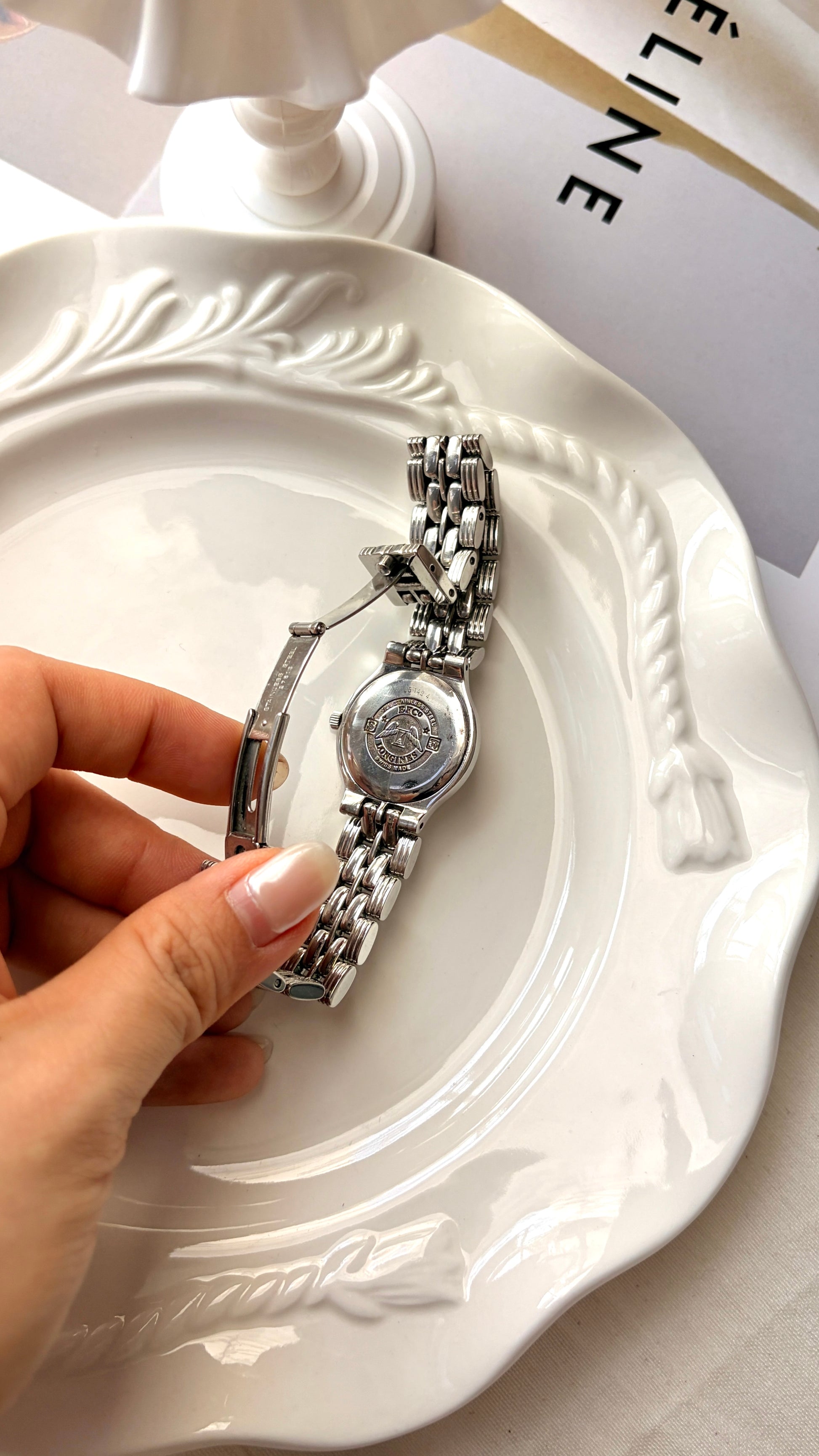 L. White Round Dial Silver Chain Watch