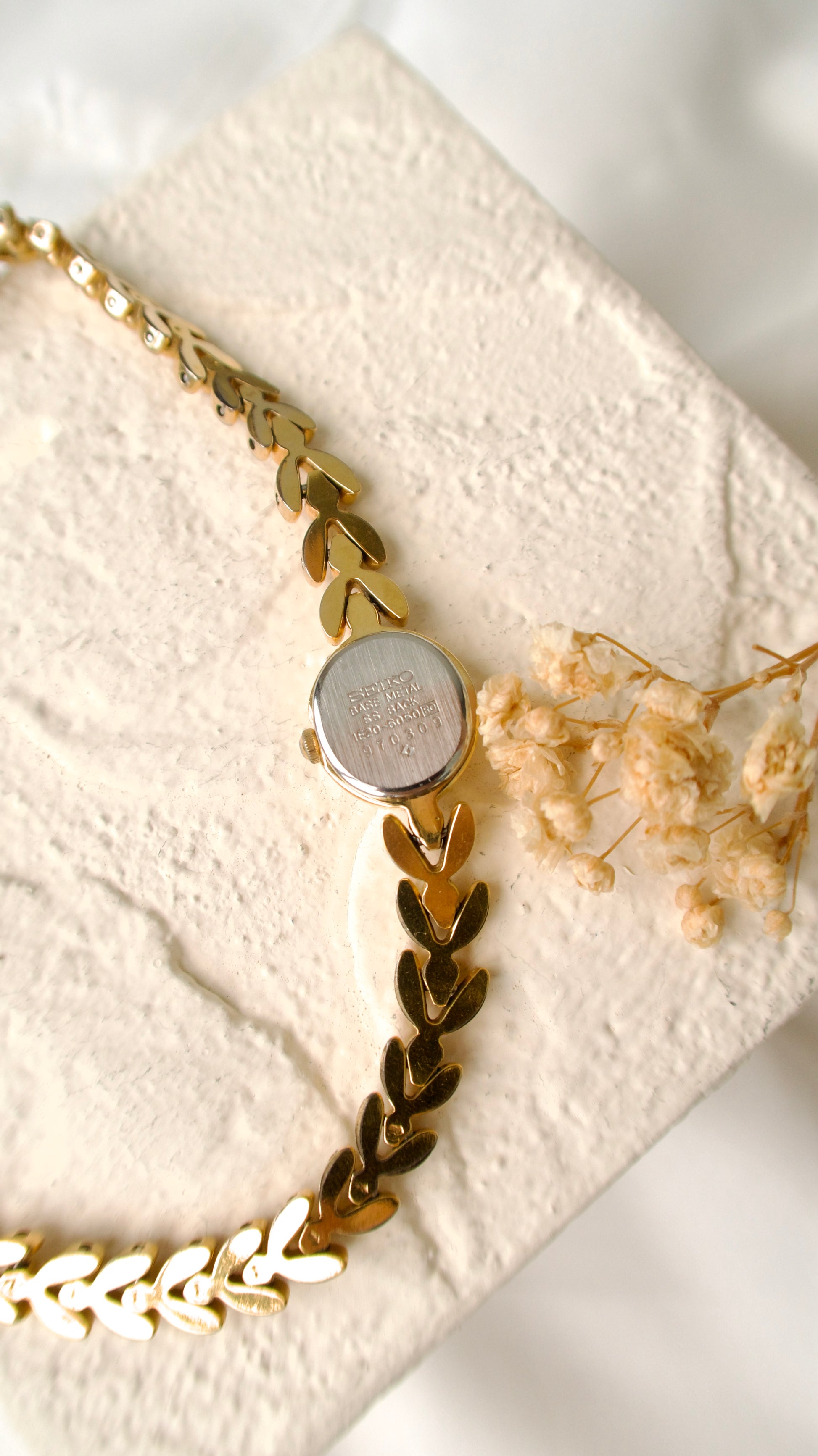 S. Gold Round Dial with White Jewels Gold Chain Watch