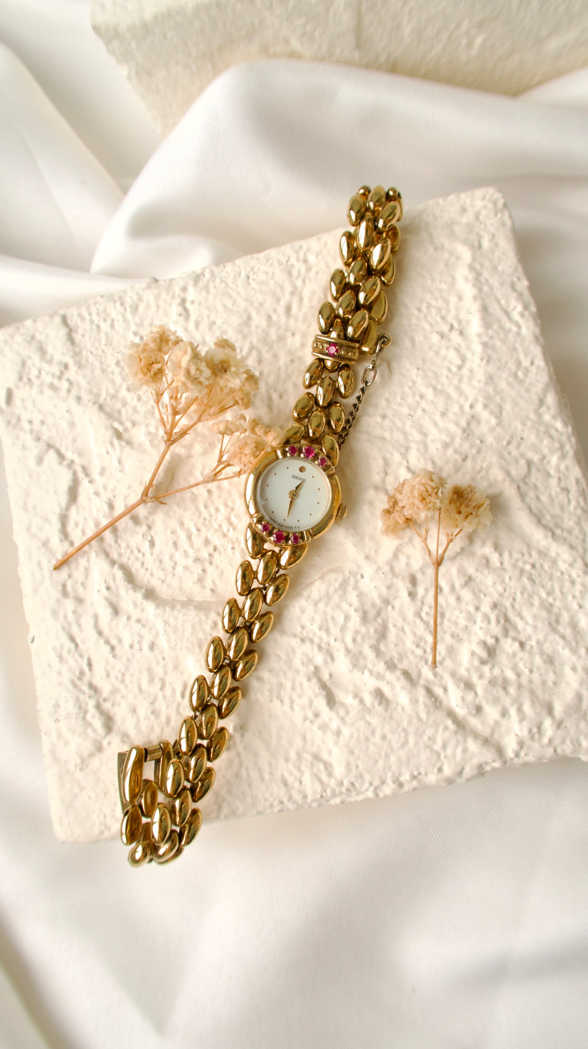 S. White Round MOP Dial with Pink Jewels Gold Chain Watch