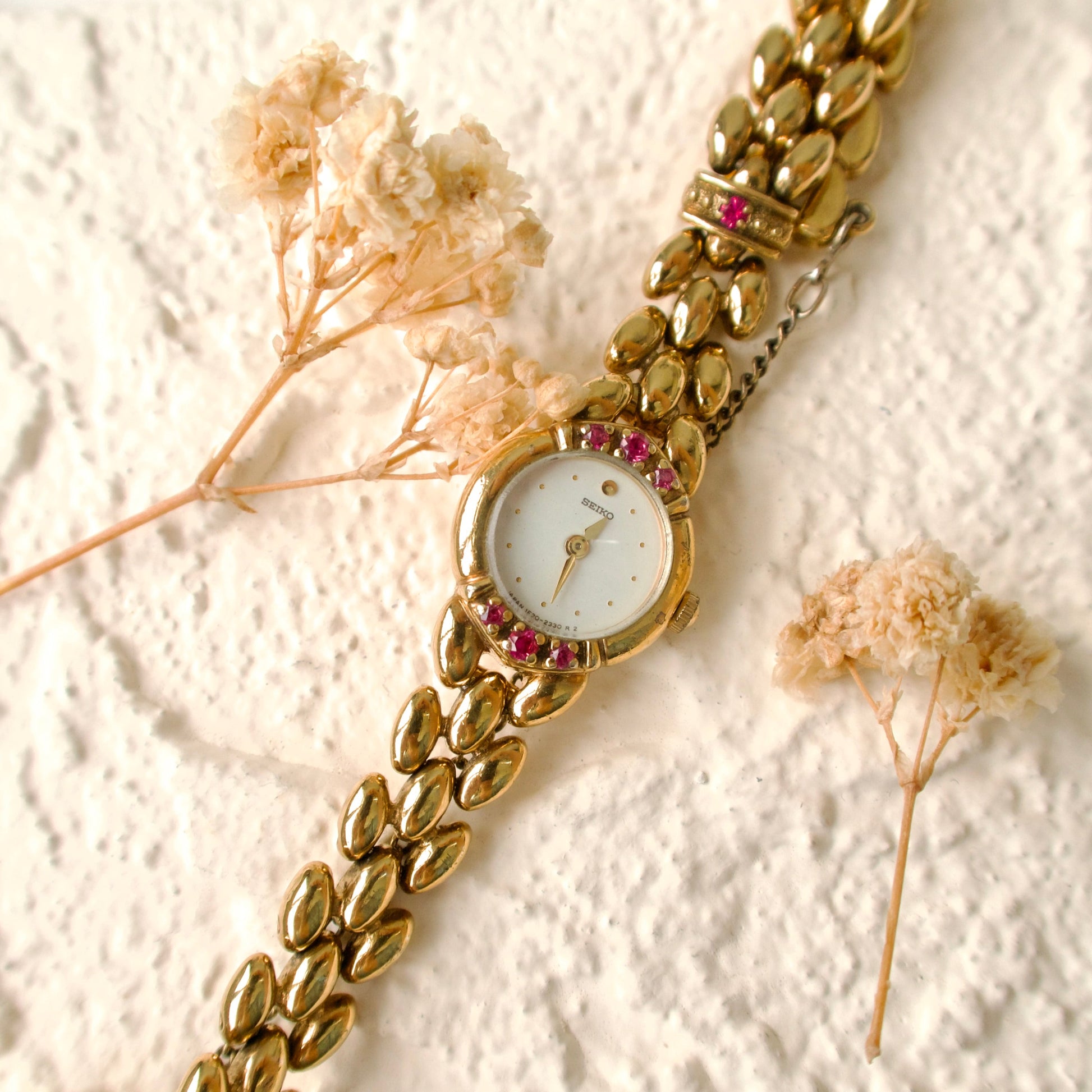 S. White Round MOP Dial with Pink Jewels Gold Chain Watch